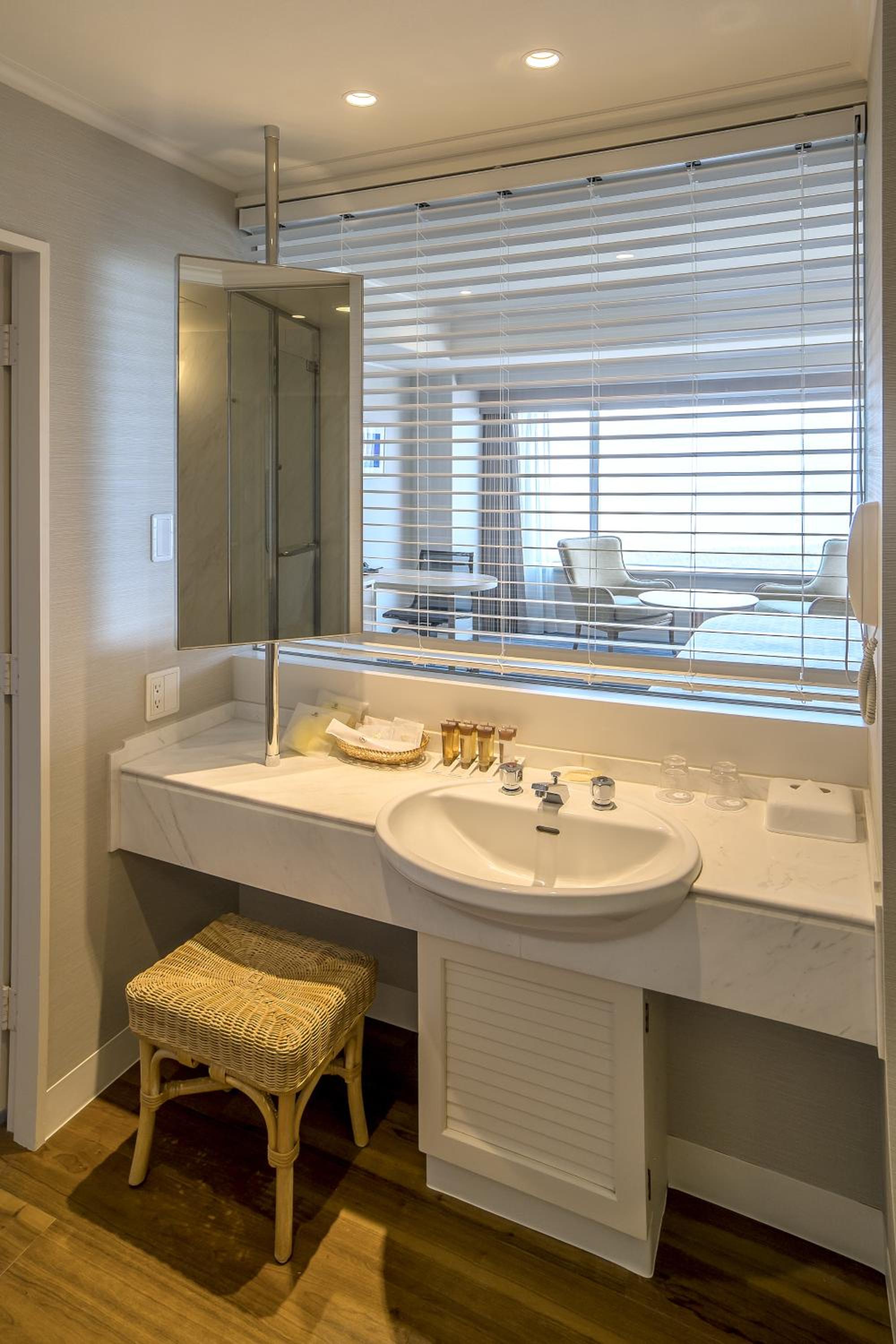 Deluxe Double Room - Non-Smoking - Photo 6