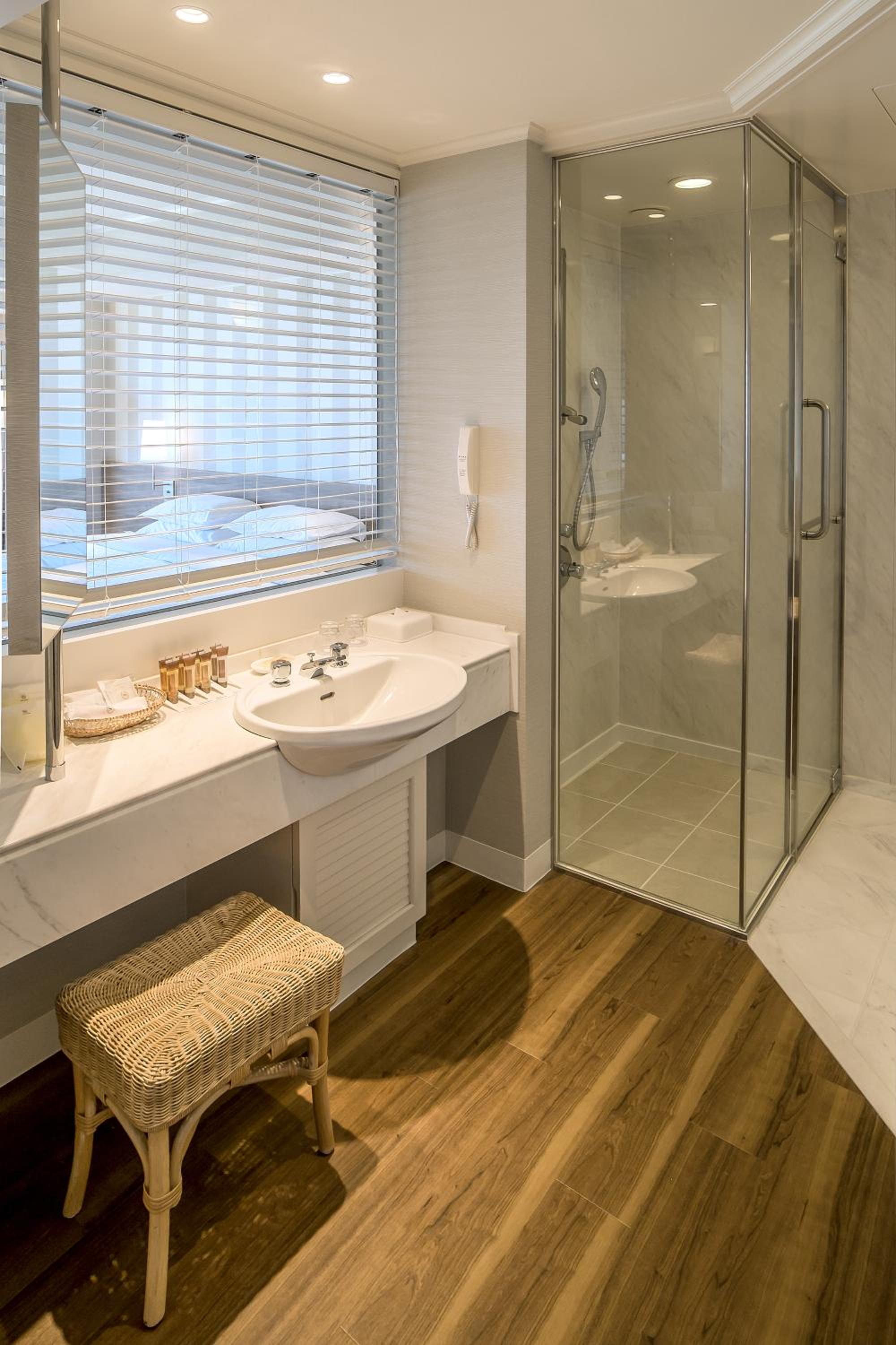 Deluxe Double Room - Non-Smoking - Photo 5