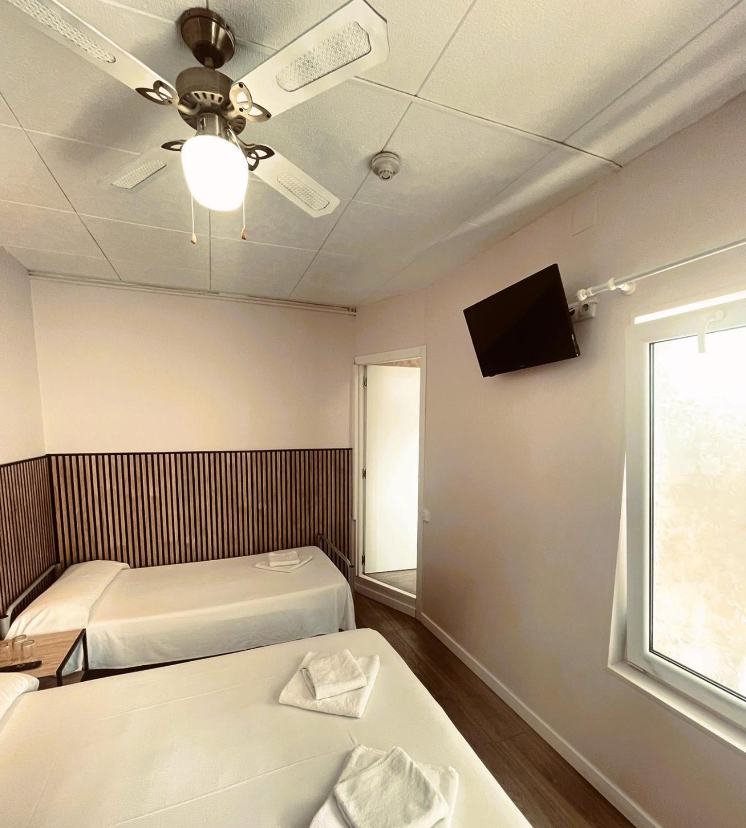 Habitación Triple con Baño Privado