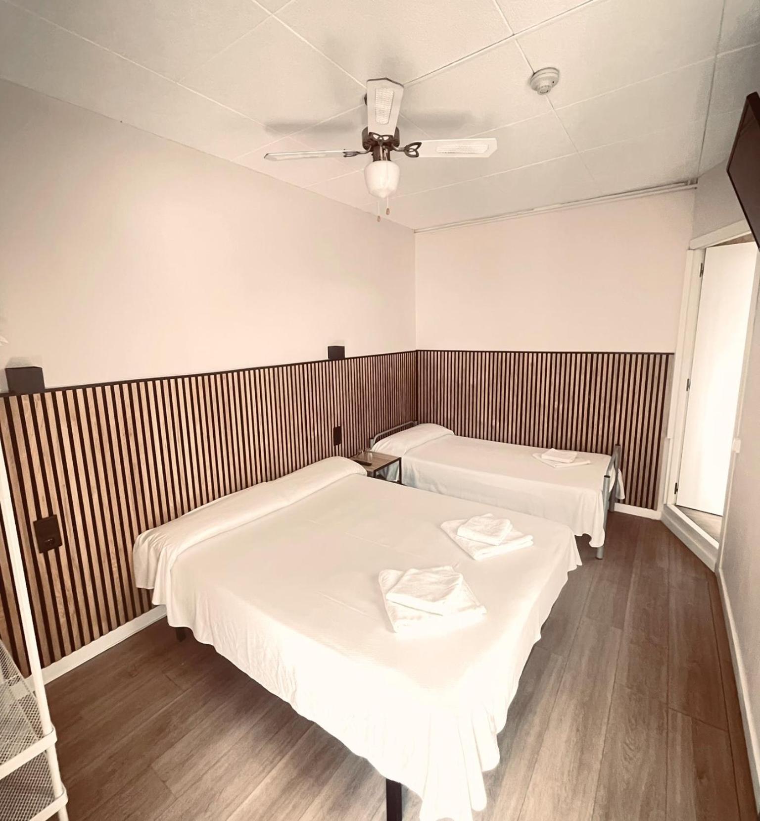 Triple Room with Private Bathroom photo 2