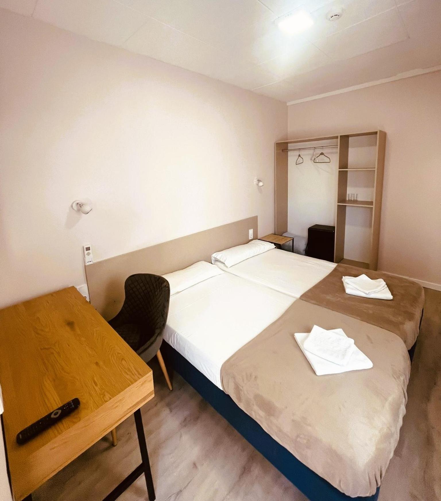 Deluxe Twin Room photo 3