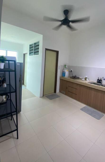 Three-Bedroom Apartment photo 3