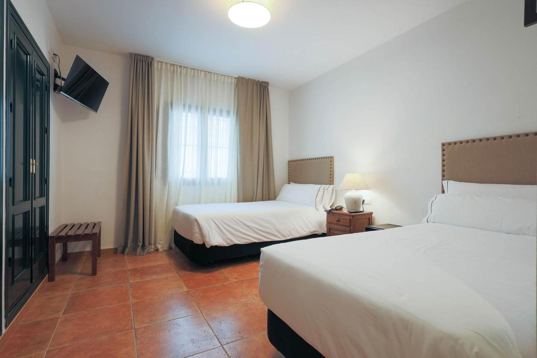 Double or Twin Room - Photo 2