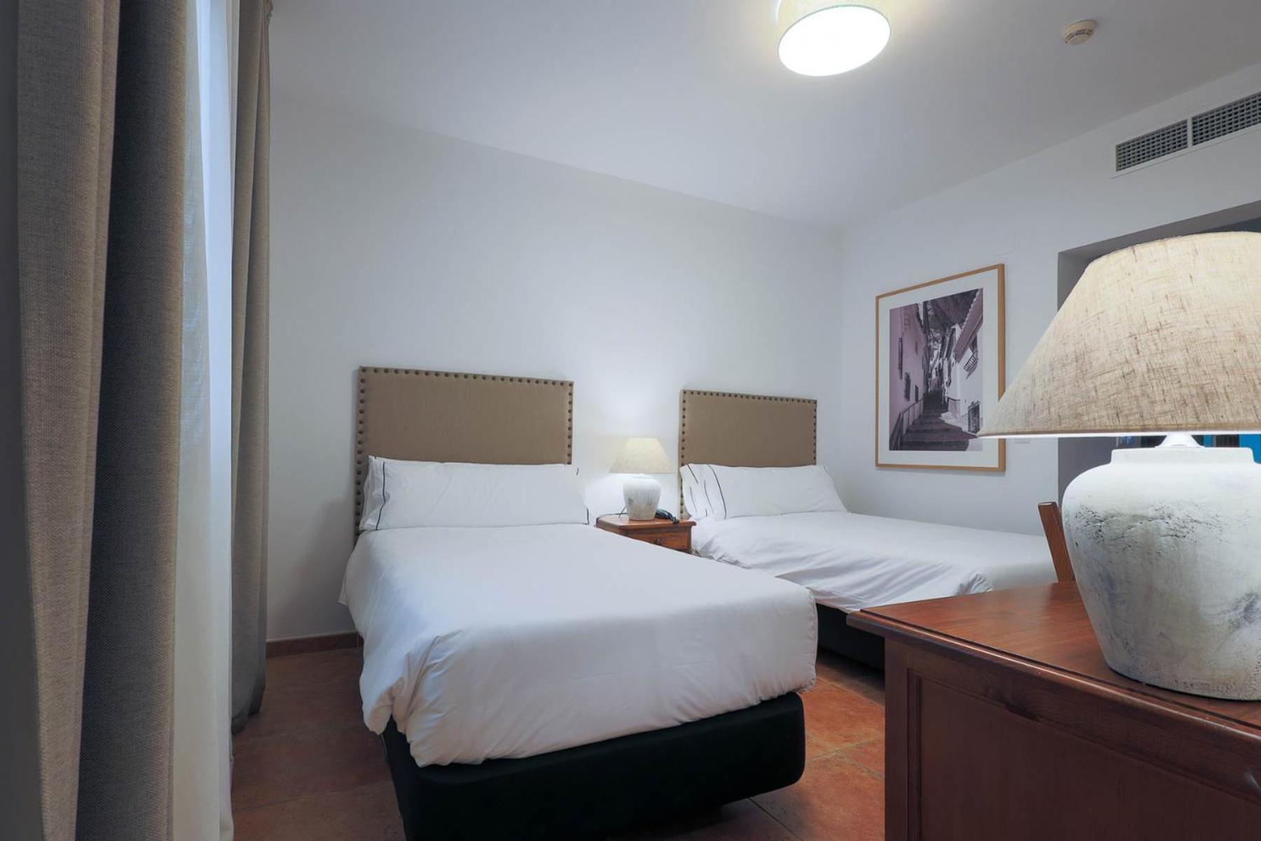 Double or Twin Room - Photo 6