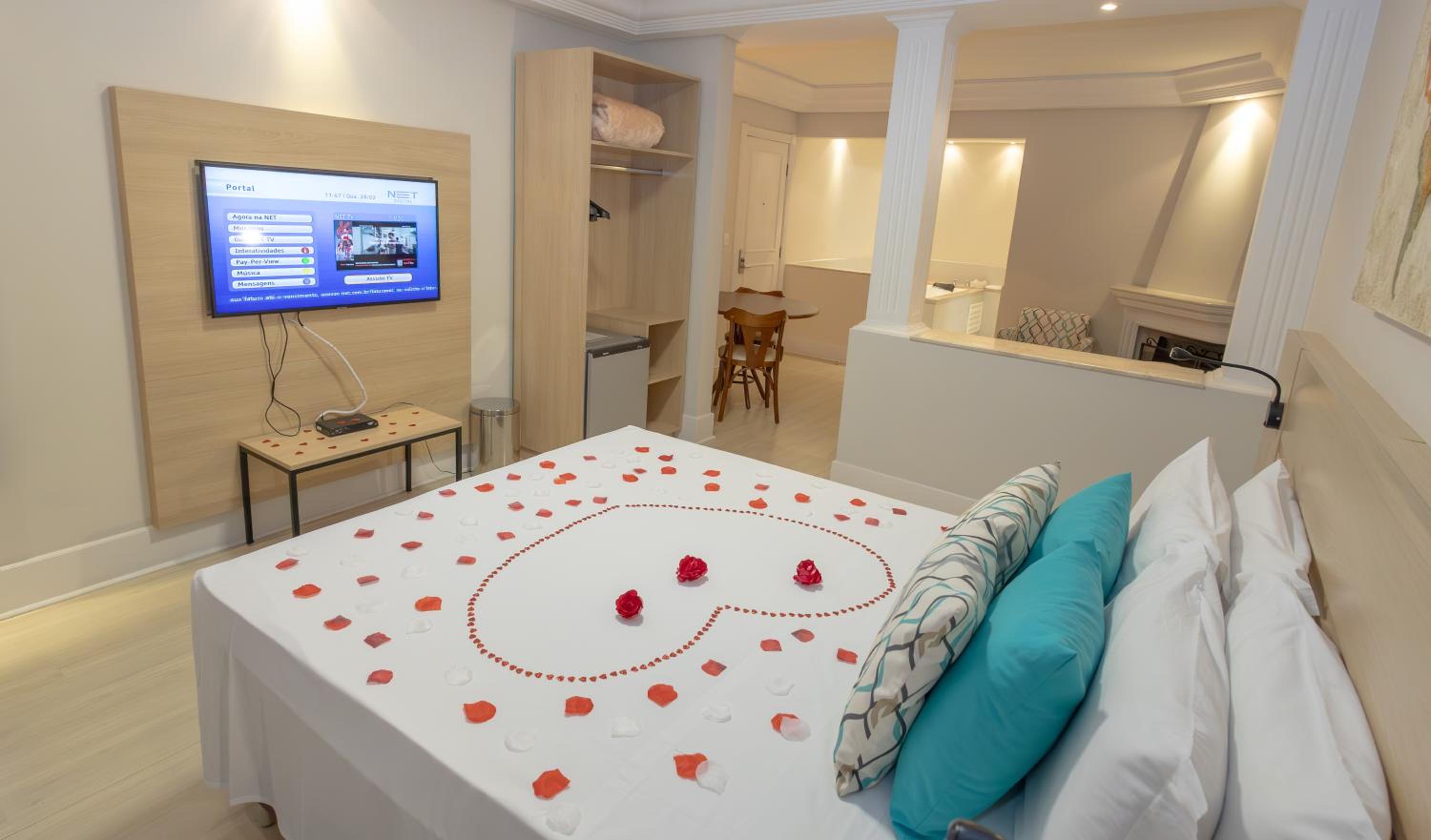 Suite with Hot Tub