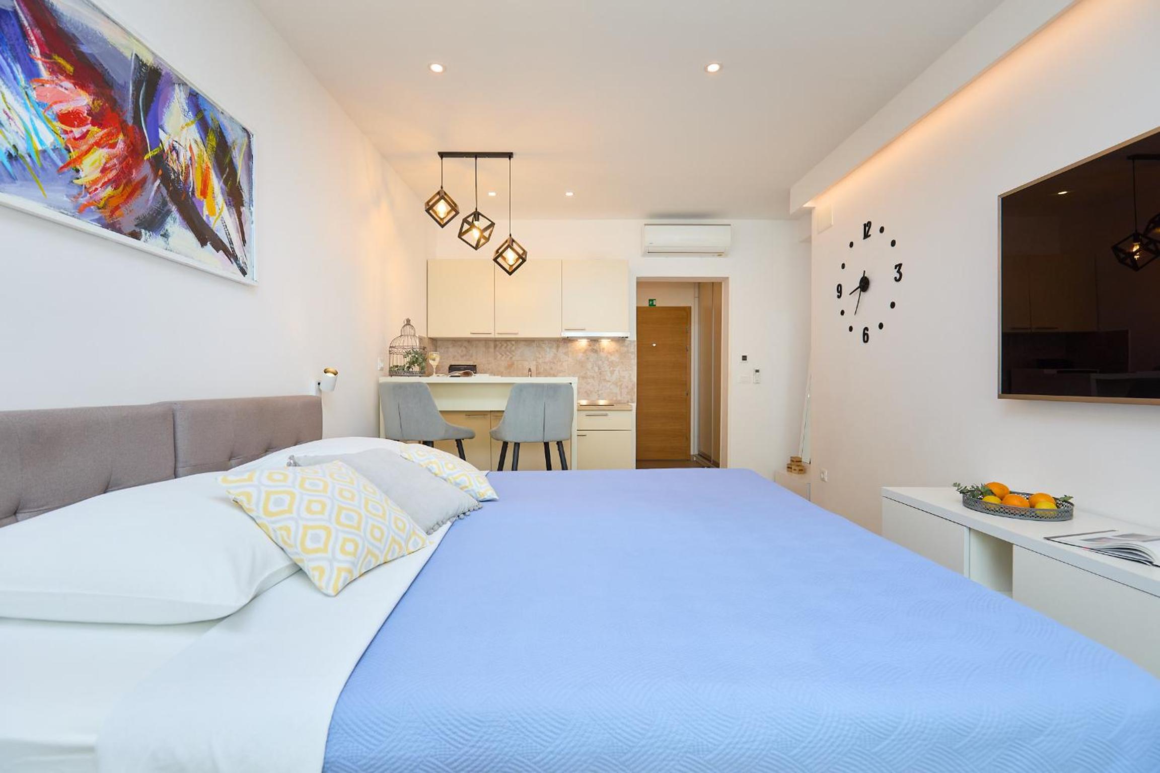 Studio Apartment