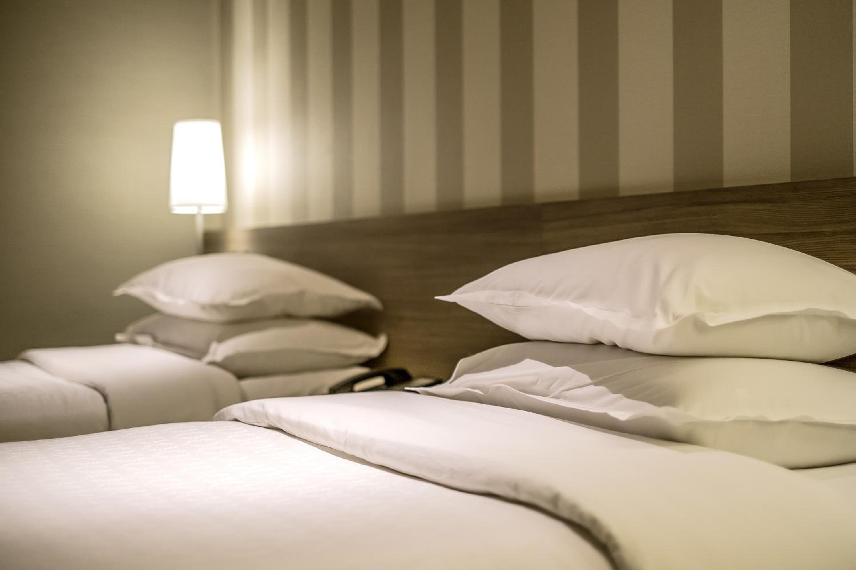 Standard Twin Room - Non-Smoking - Photo 4