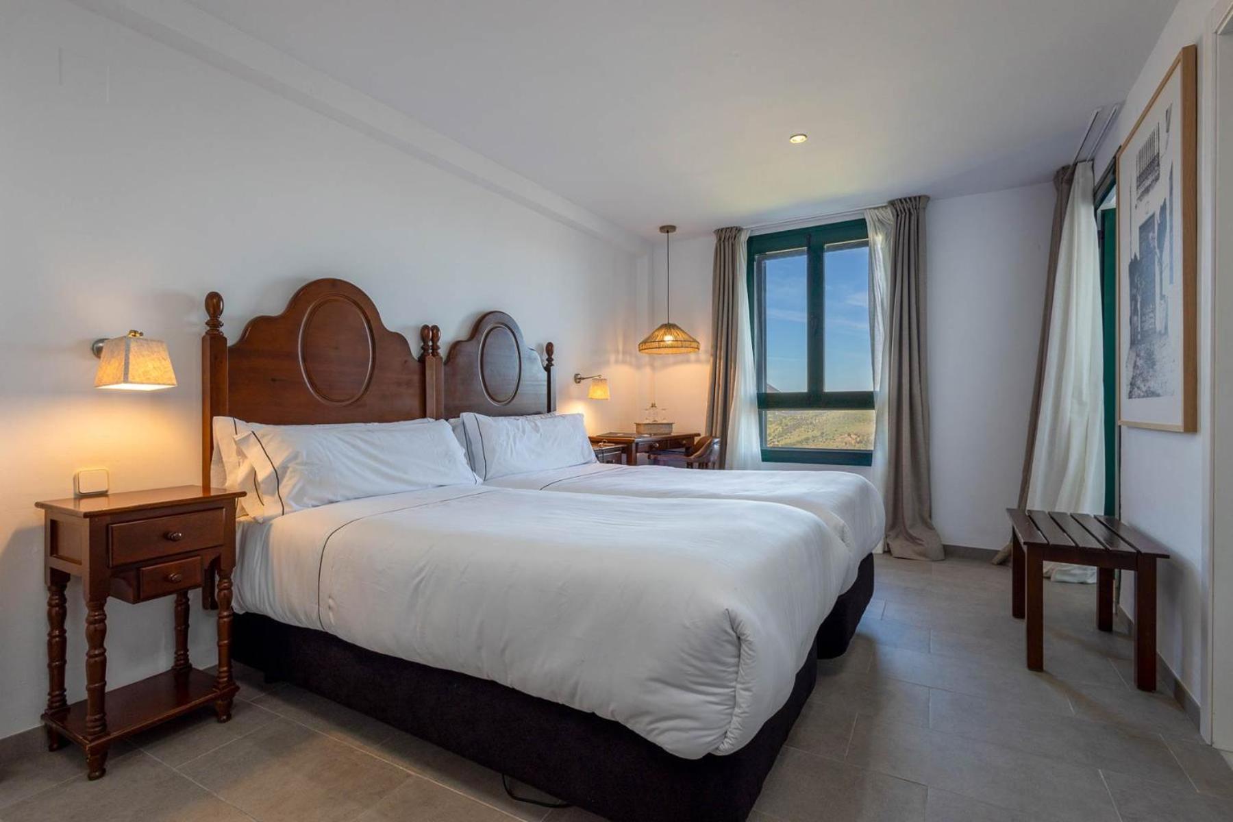 Twin Room - Photo 8