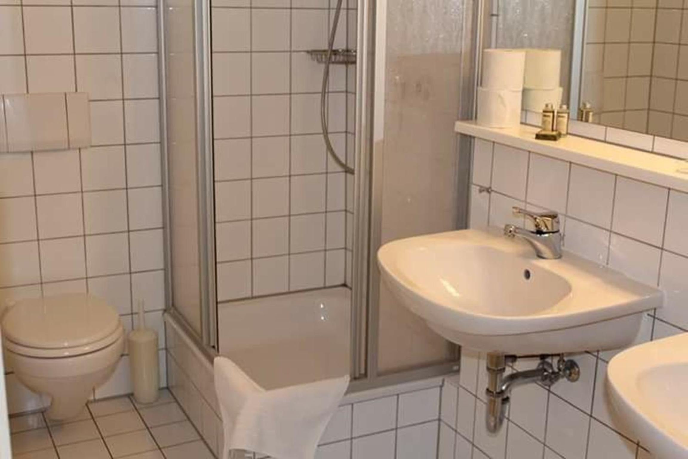 Single Room photo 3