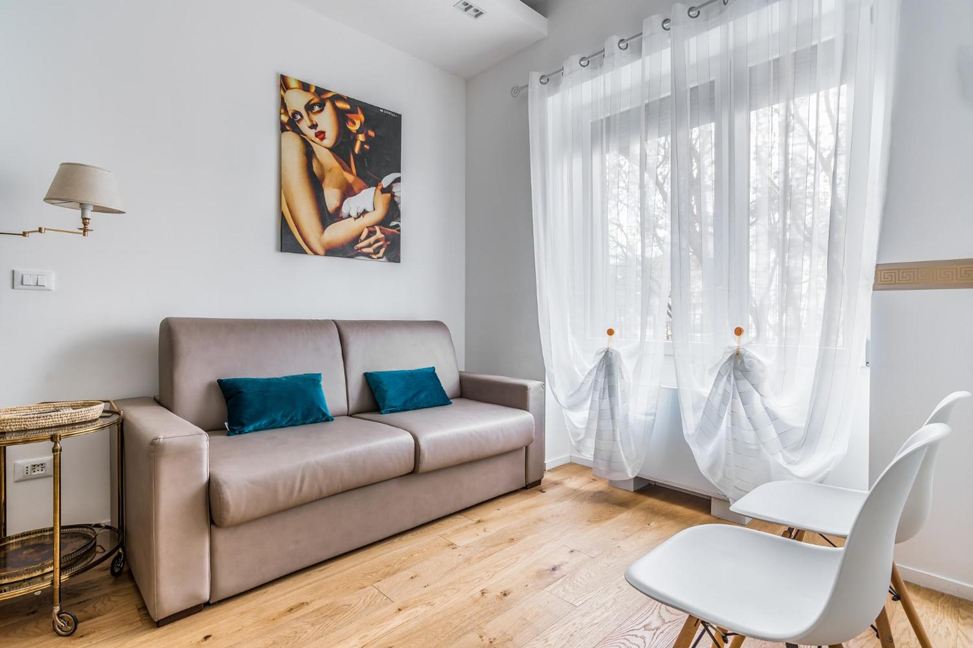 One-Bedroom Apartment
