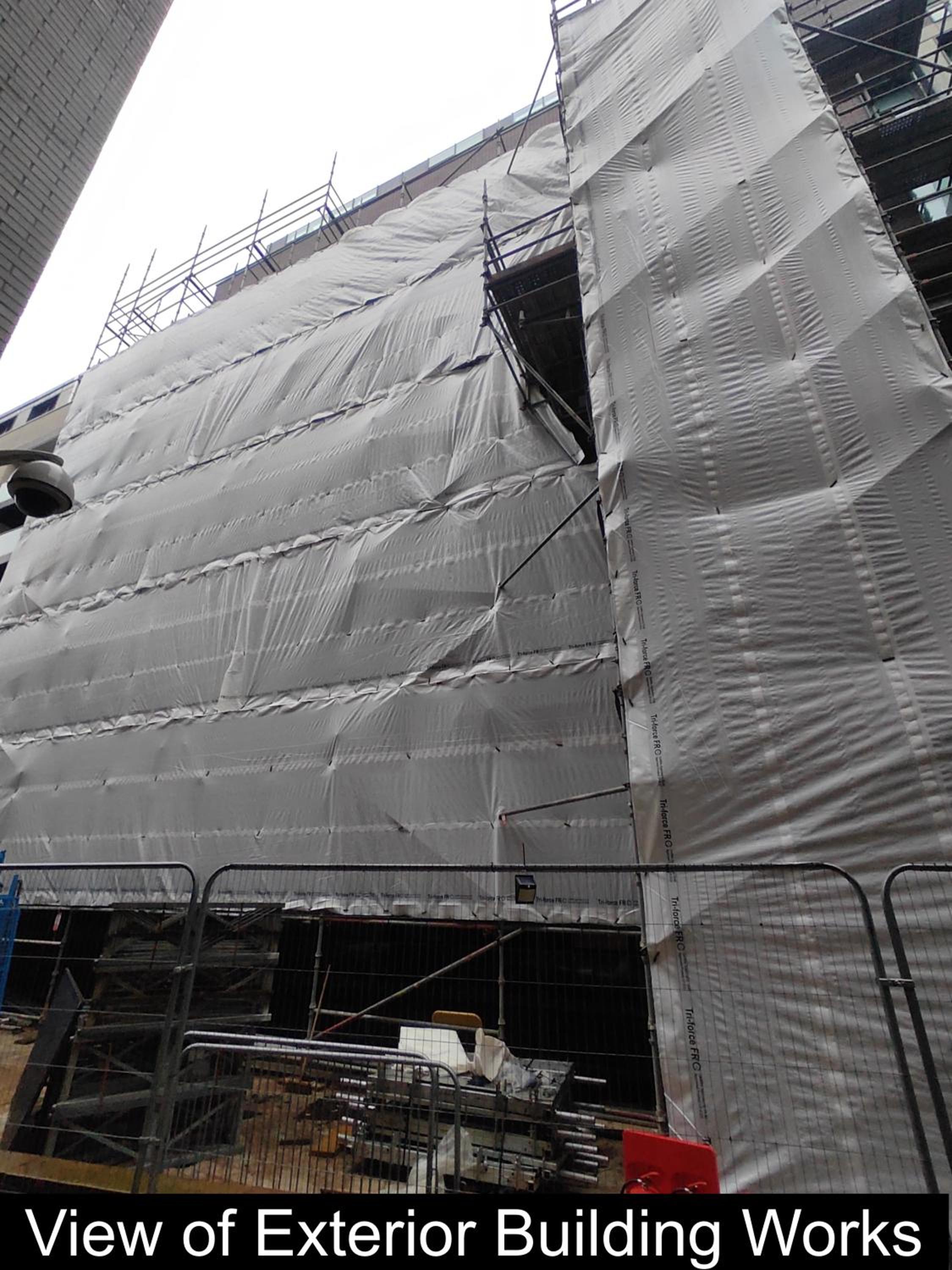 Family Deluxe Apartment, affected by exterior building works. photo 2