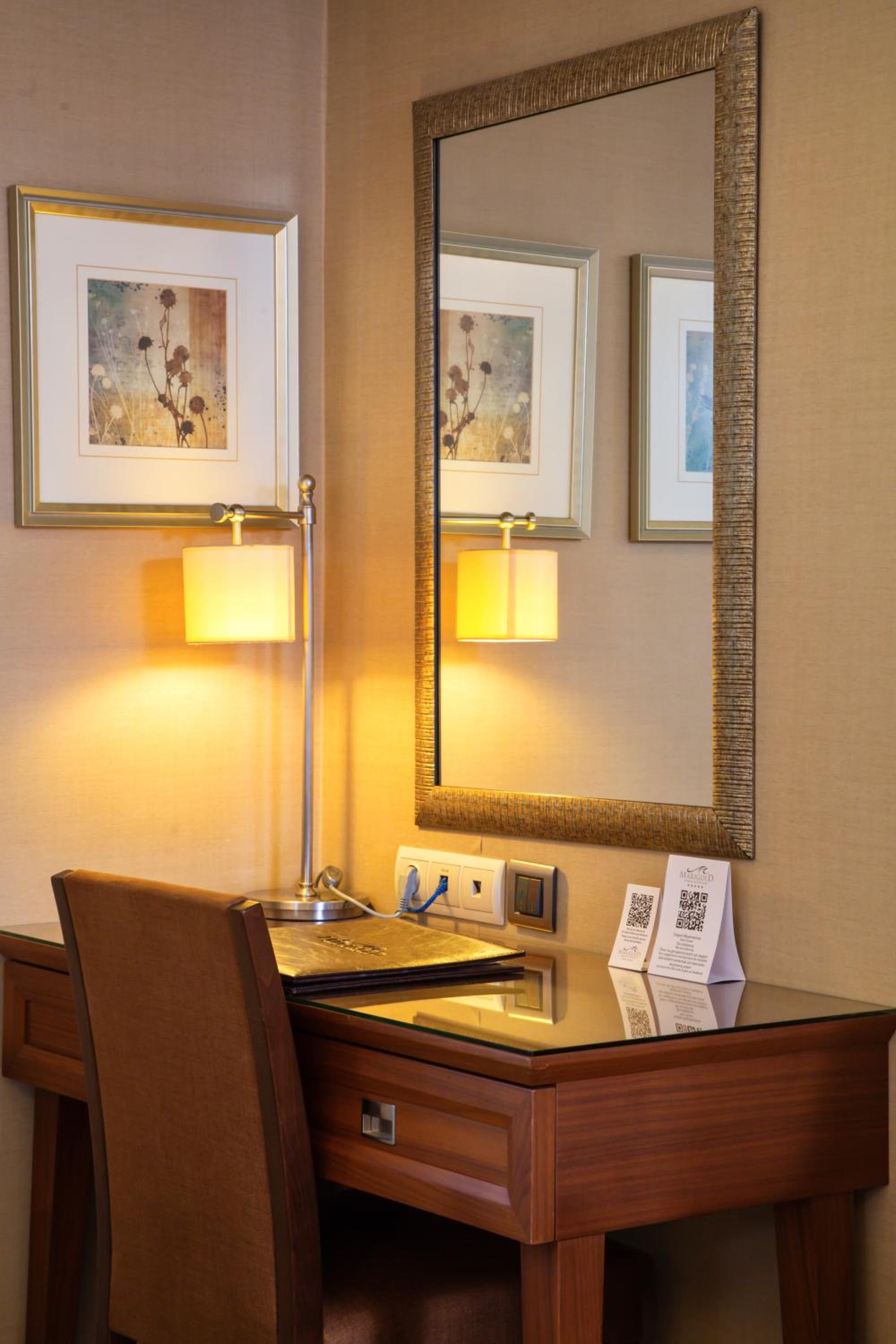Standard Double or Twin Room - Photo 11