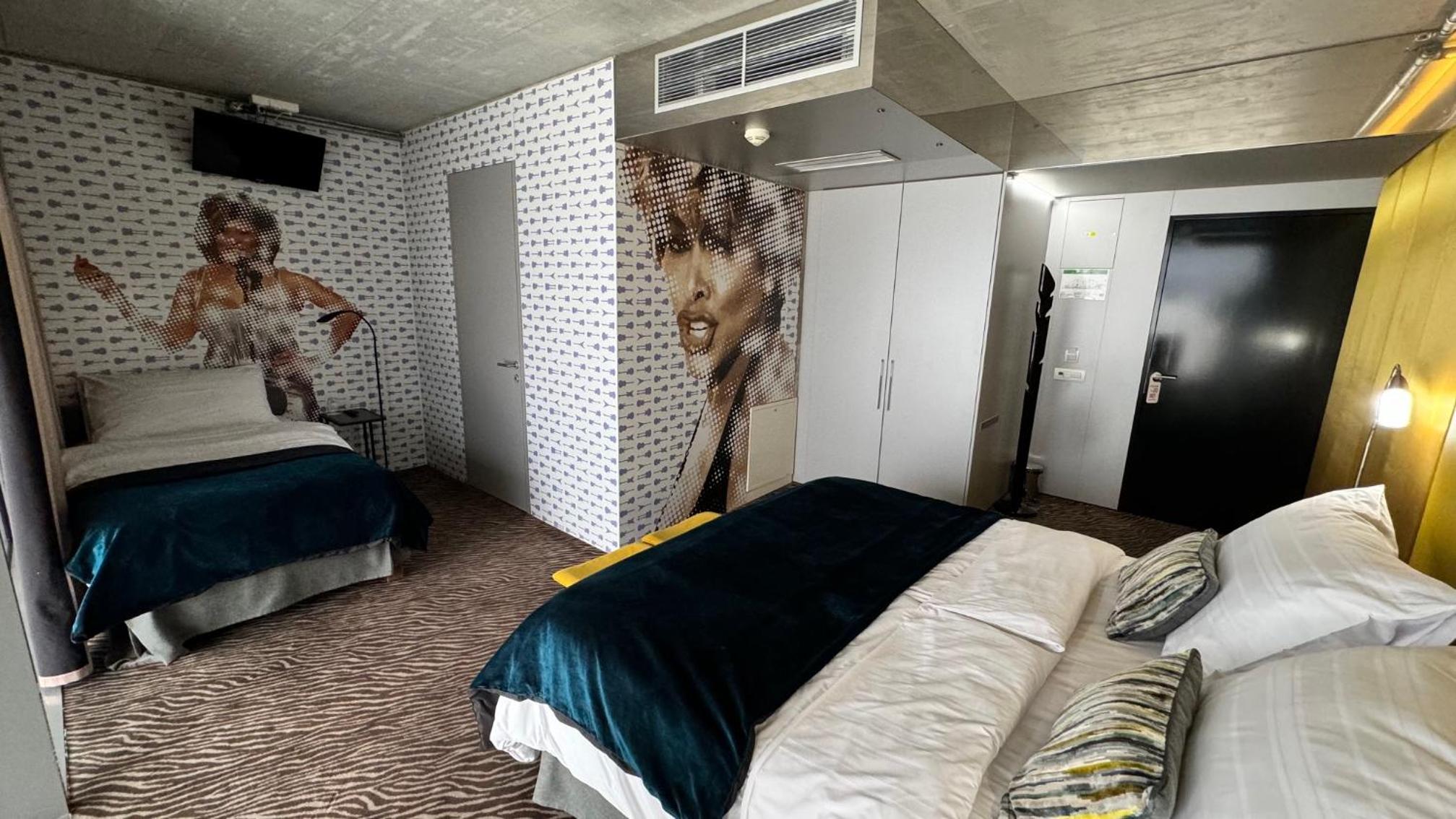 Comfort Triple Room with Shower photo 2