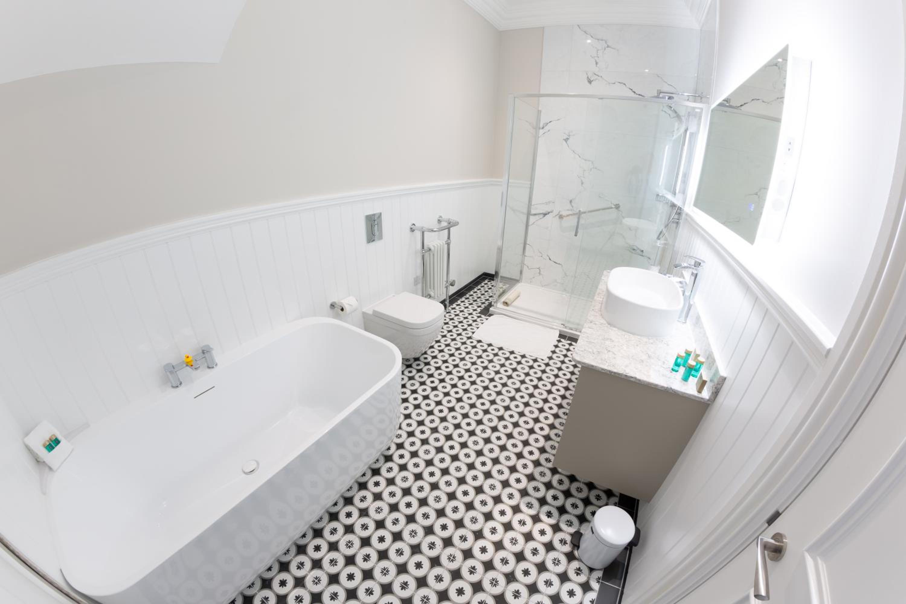 Suite with Sea View - Photo 3
