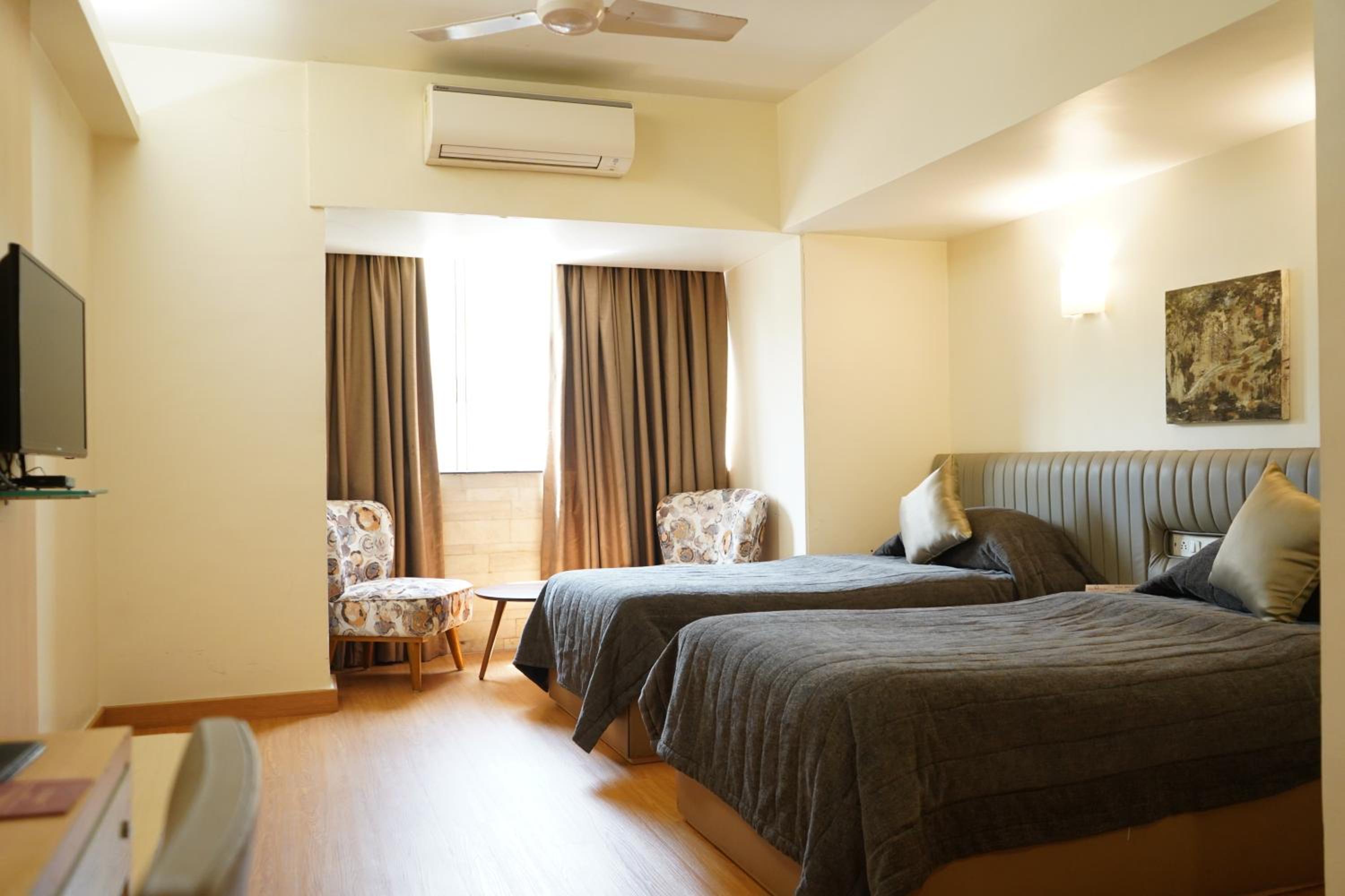 Deluxe Room - Photo 3