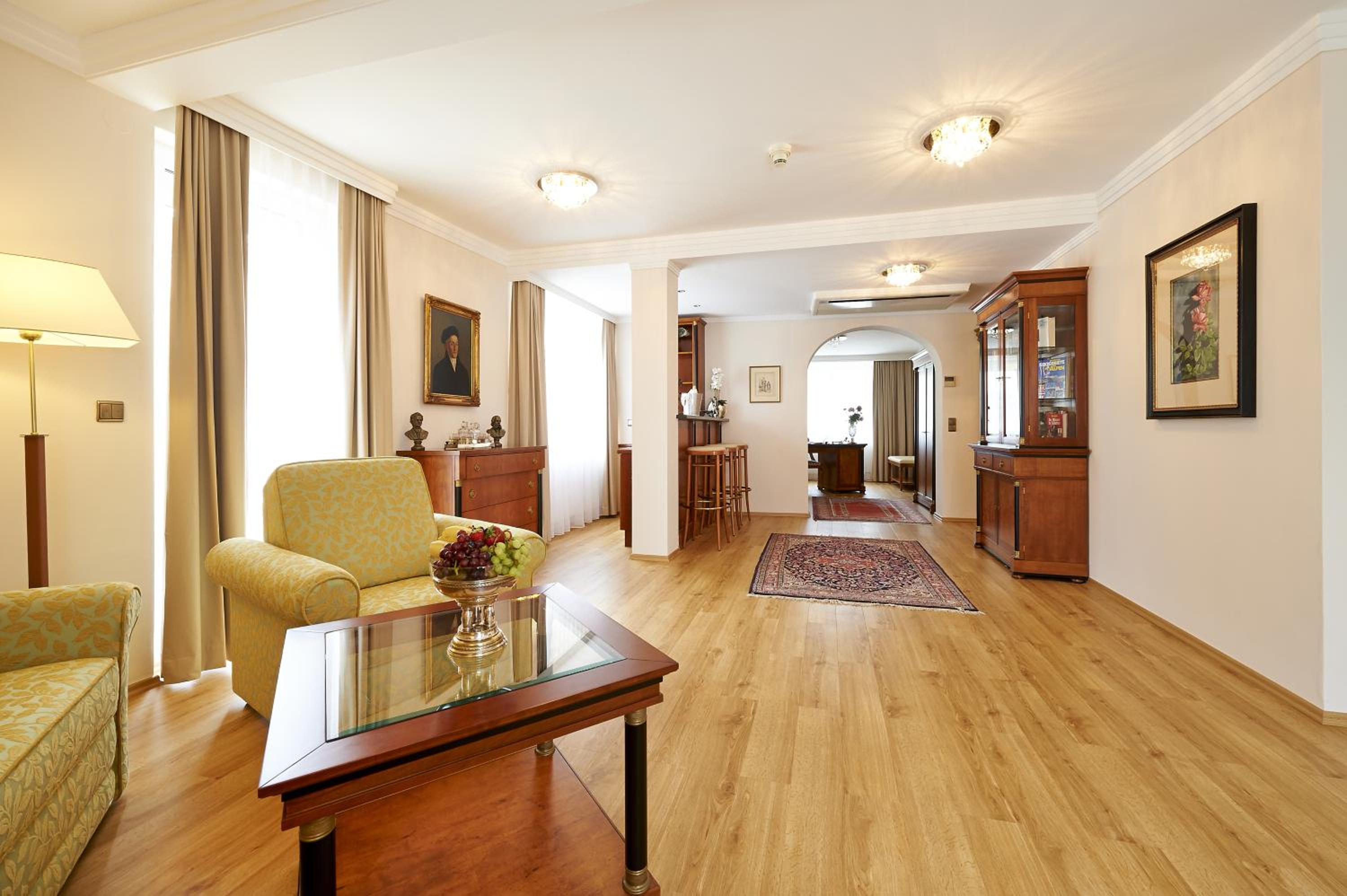Luxury Penthouse Suite