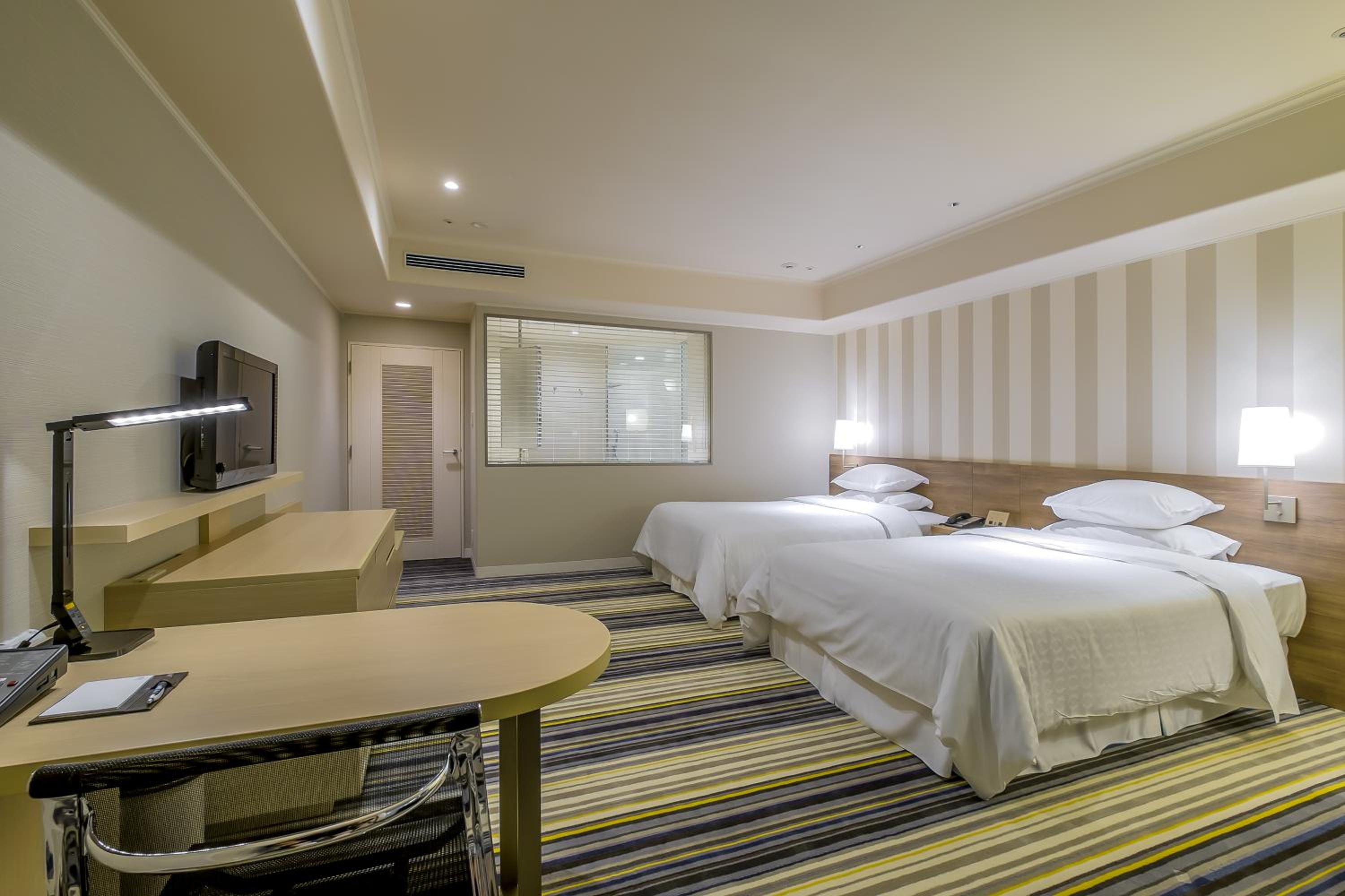 Deluxe Twin Room - Non-Smoking - Photo 4