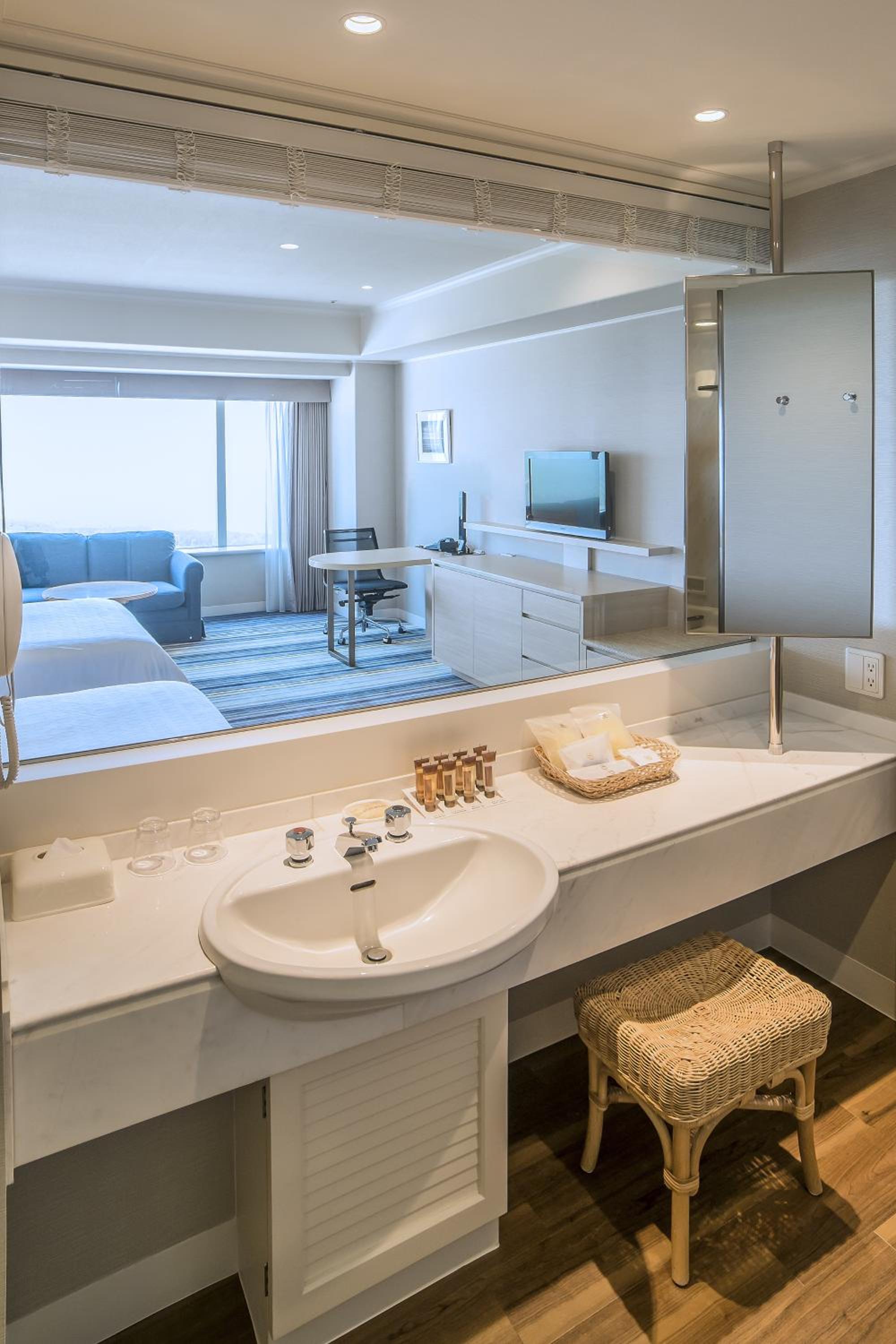 Deluxe Twin Room - Non-Smoking - Photo 6
