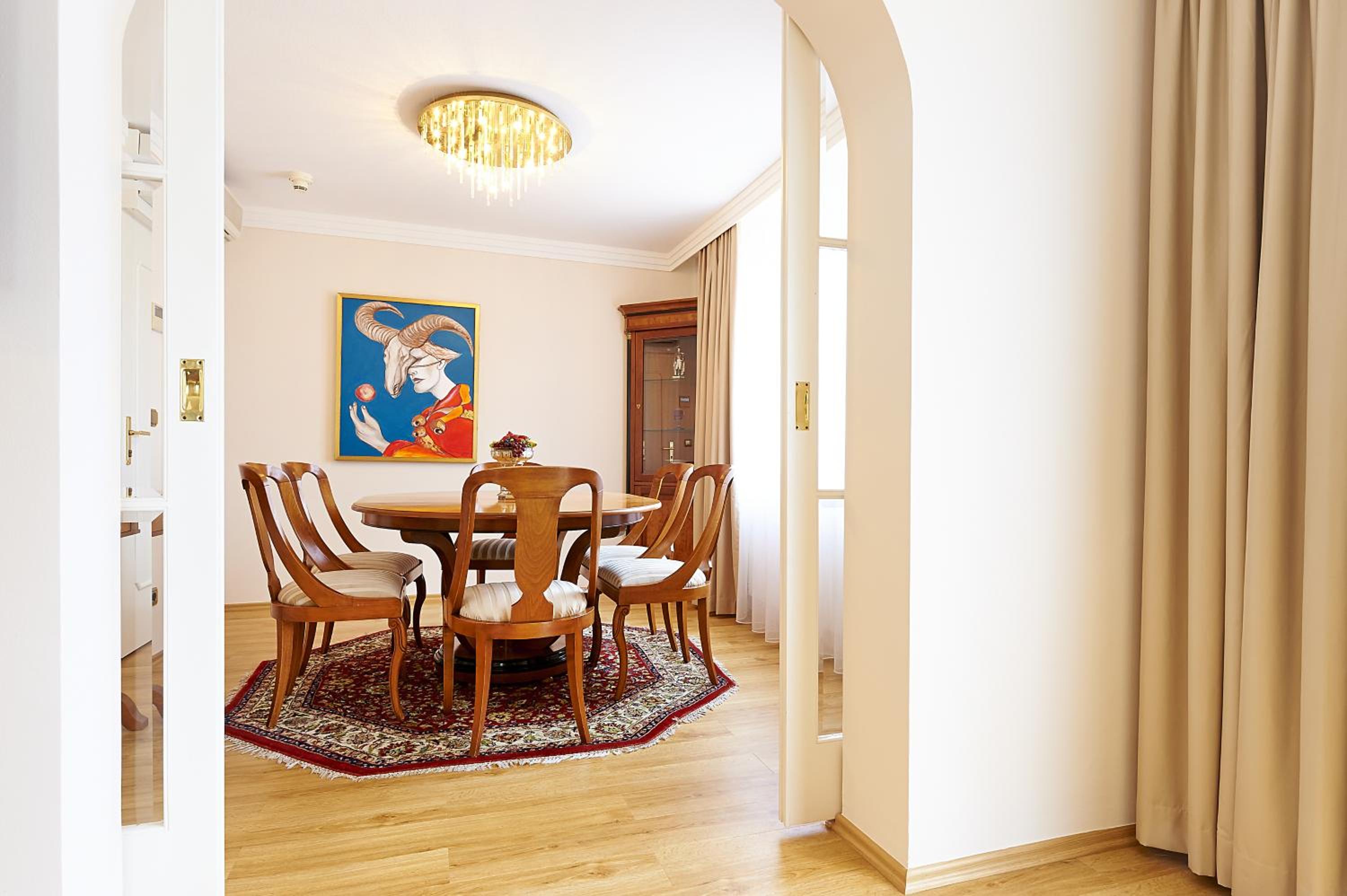 Luxury Penthouse Suite photo 3