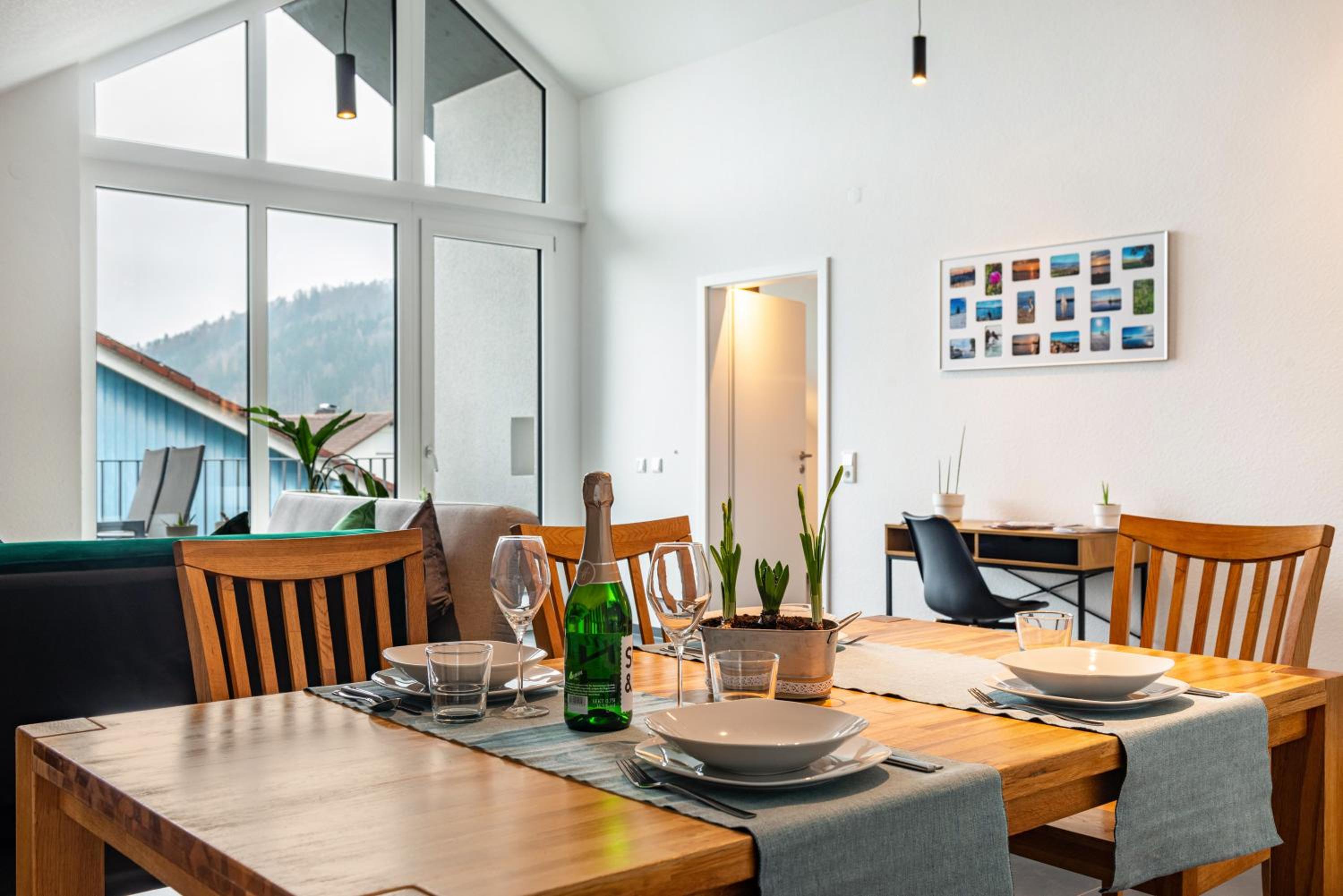 Two-Bedroom Deluxe Apartment with Garden View photo 2