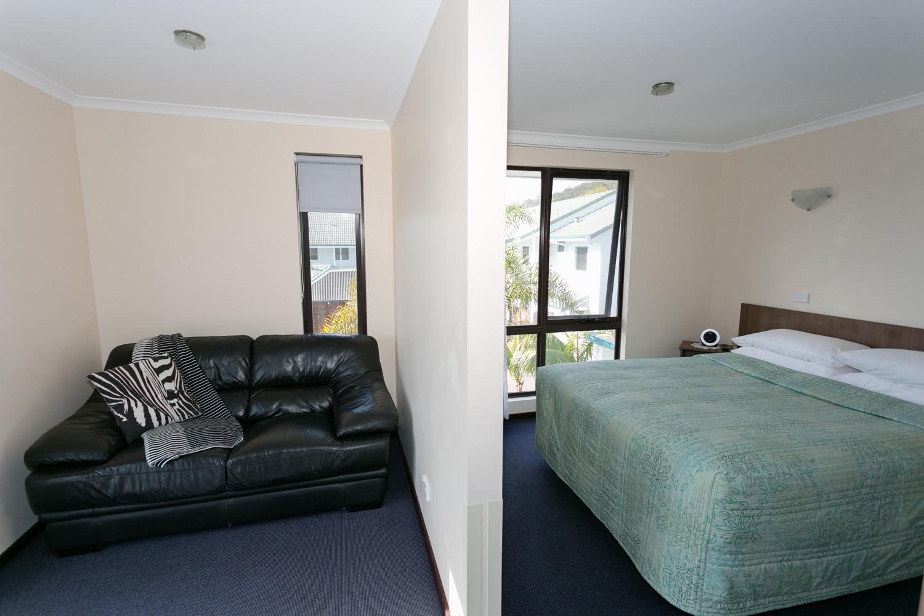 Executive One-Bedroom Apartment photo 2