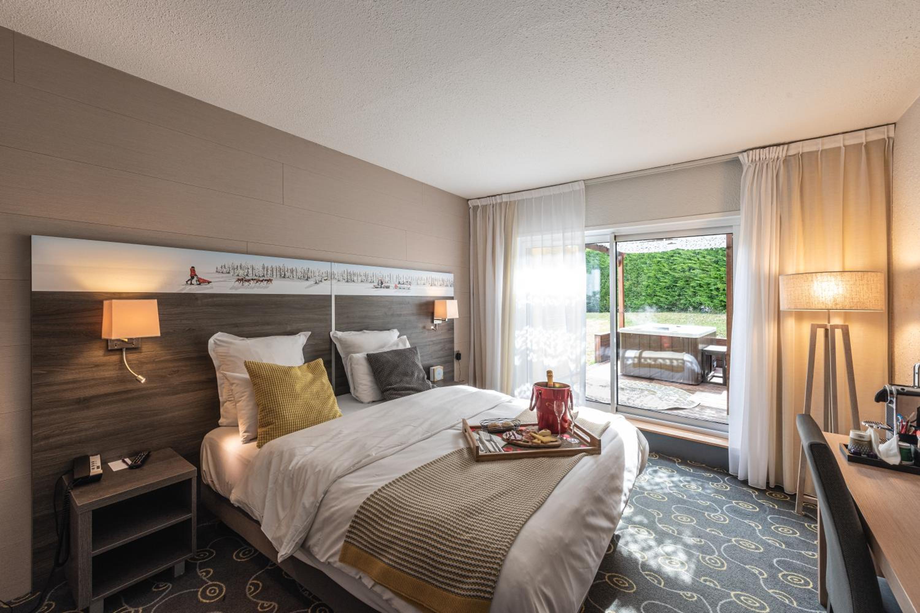 Executive Room with Private Terrace and Garden View