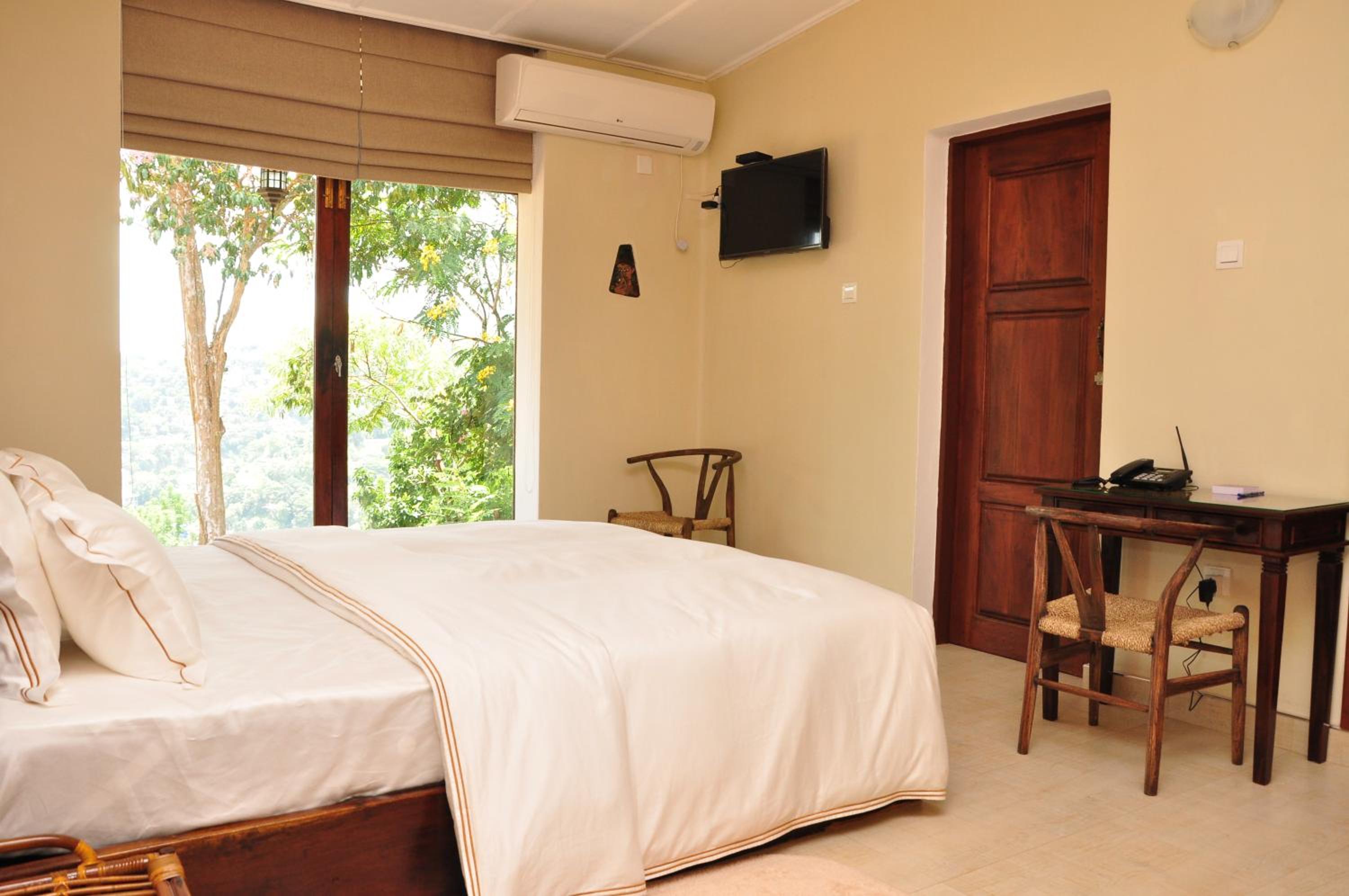 Standard King Room photo 1