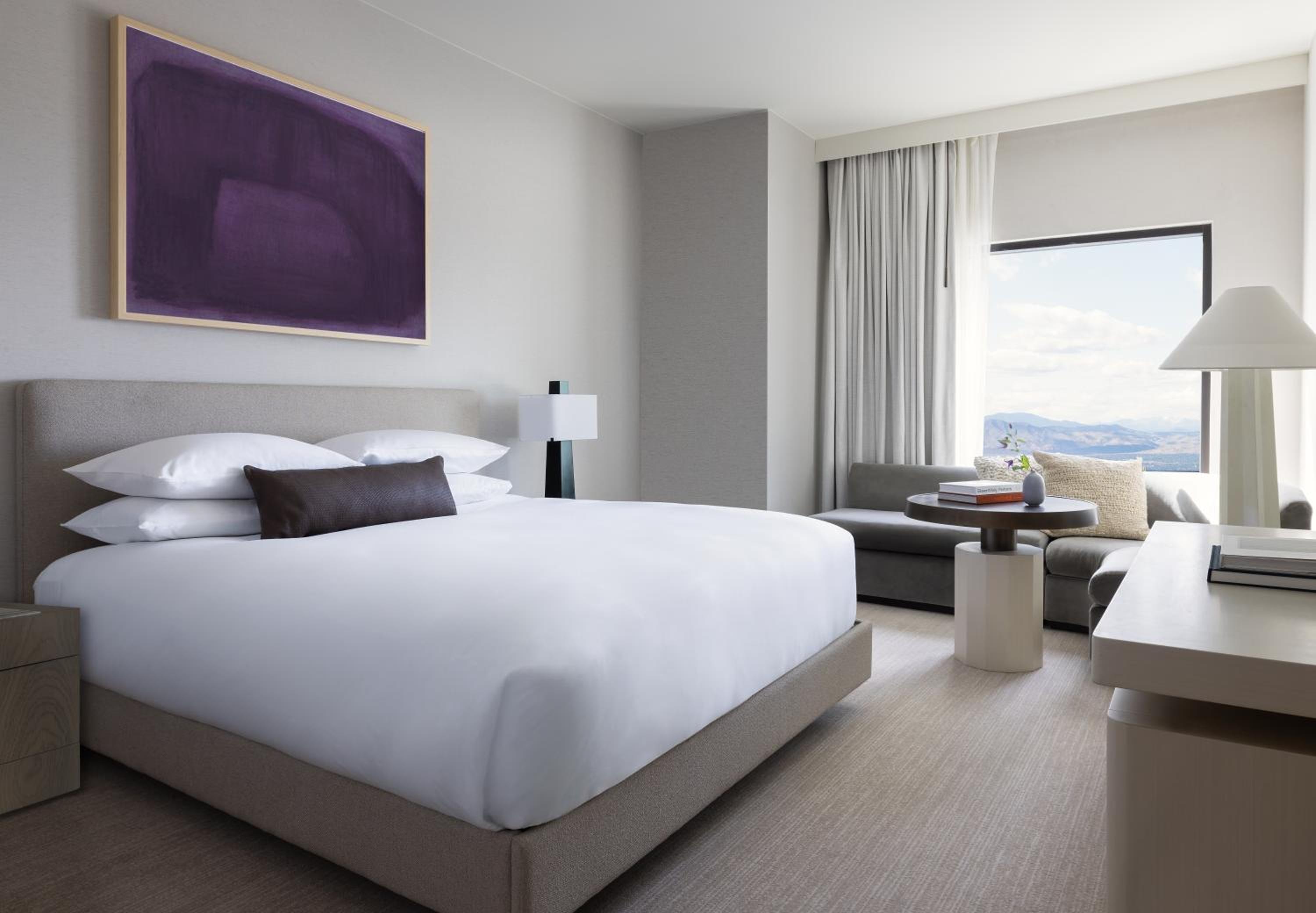 King Room with City View - Photo 6