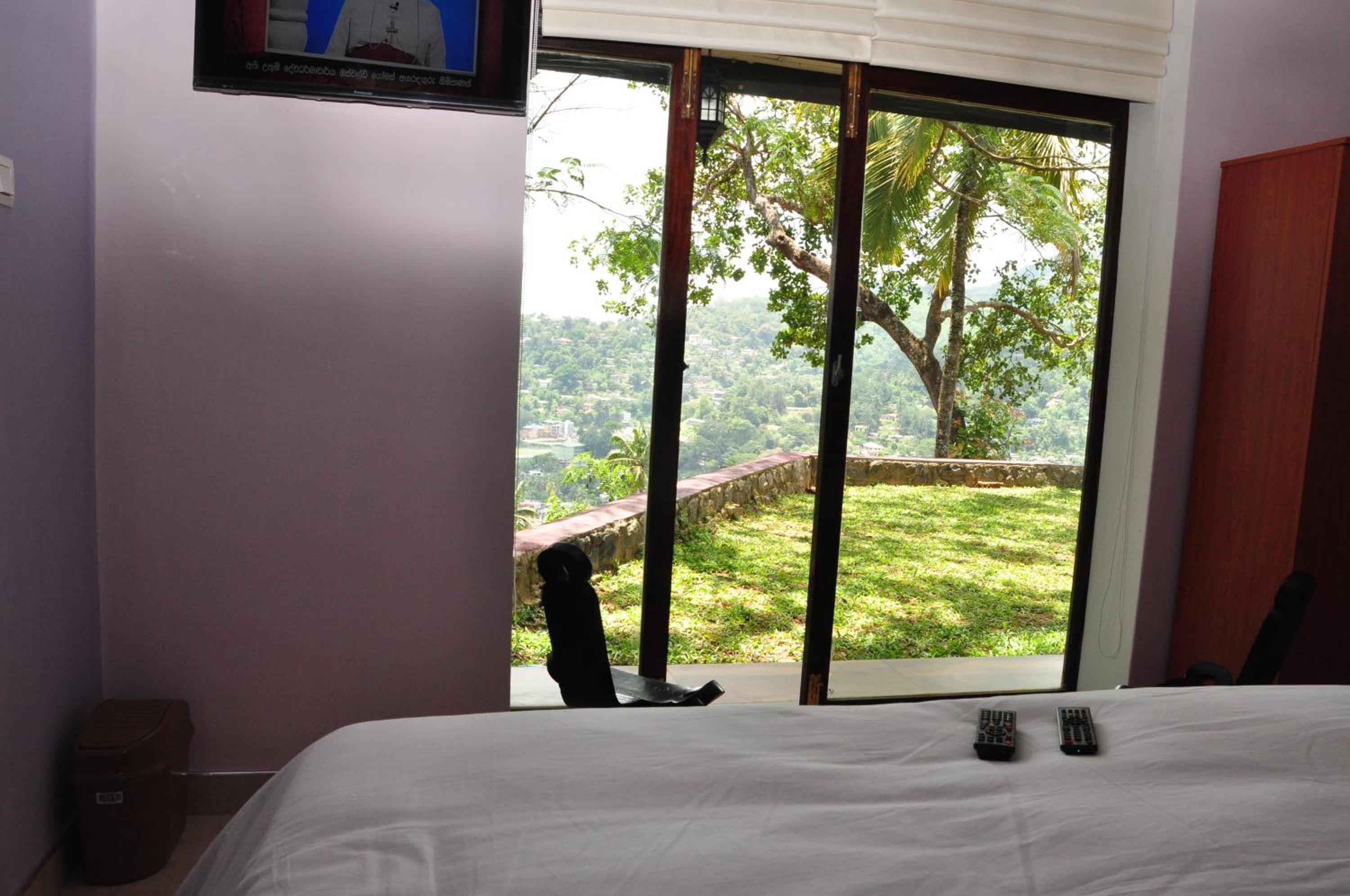 Small Double Room photo 2
