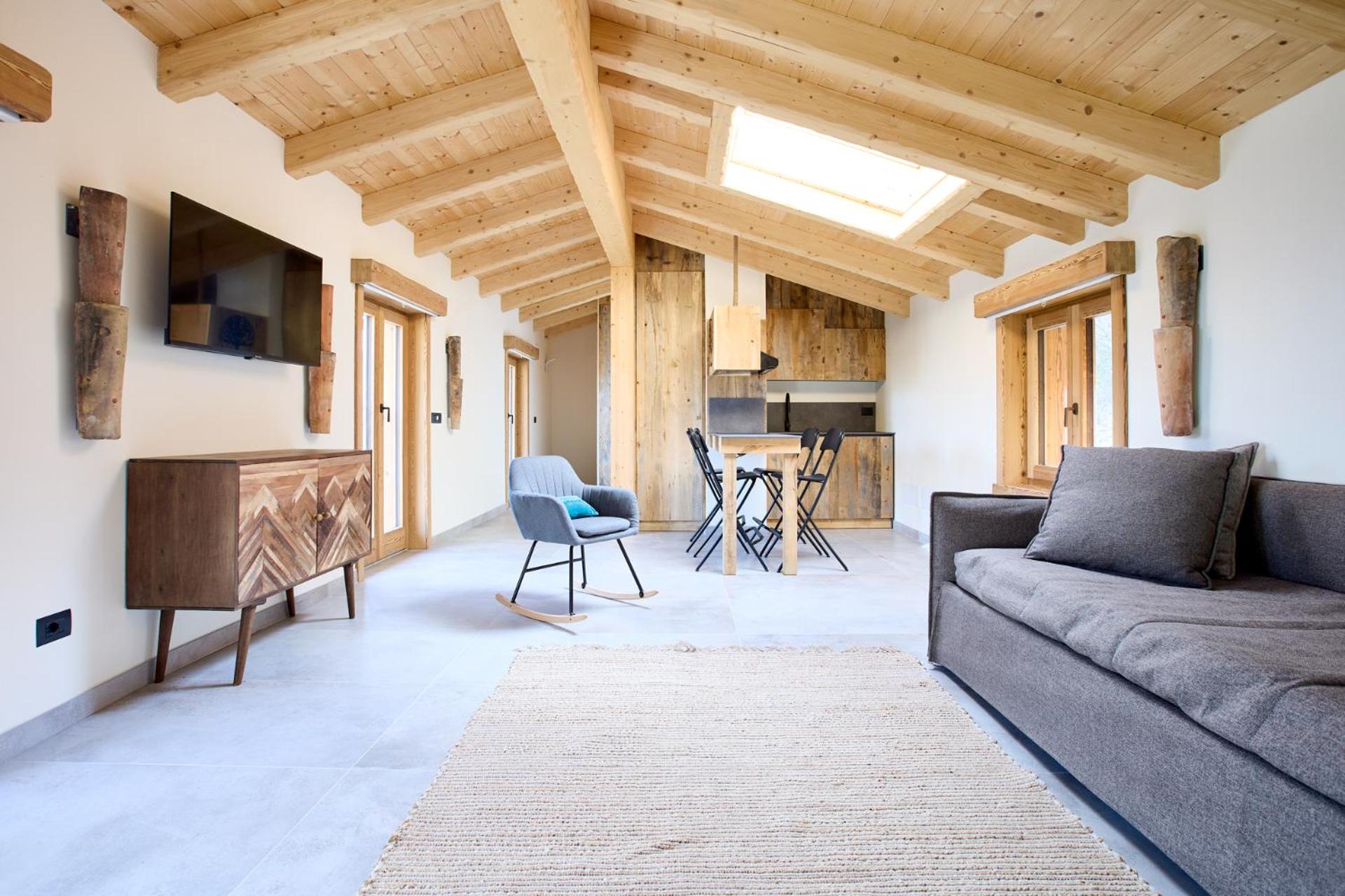 Superior One-Bedroom Apartment