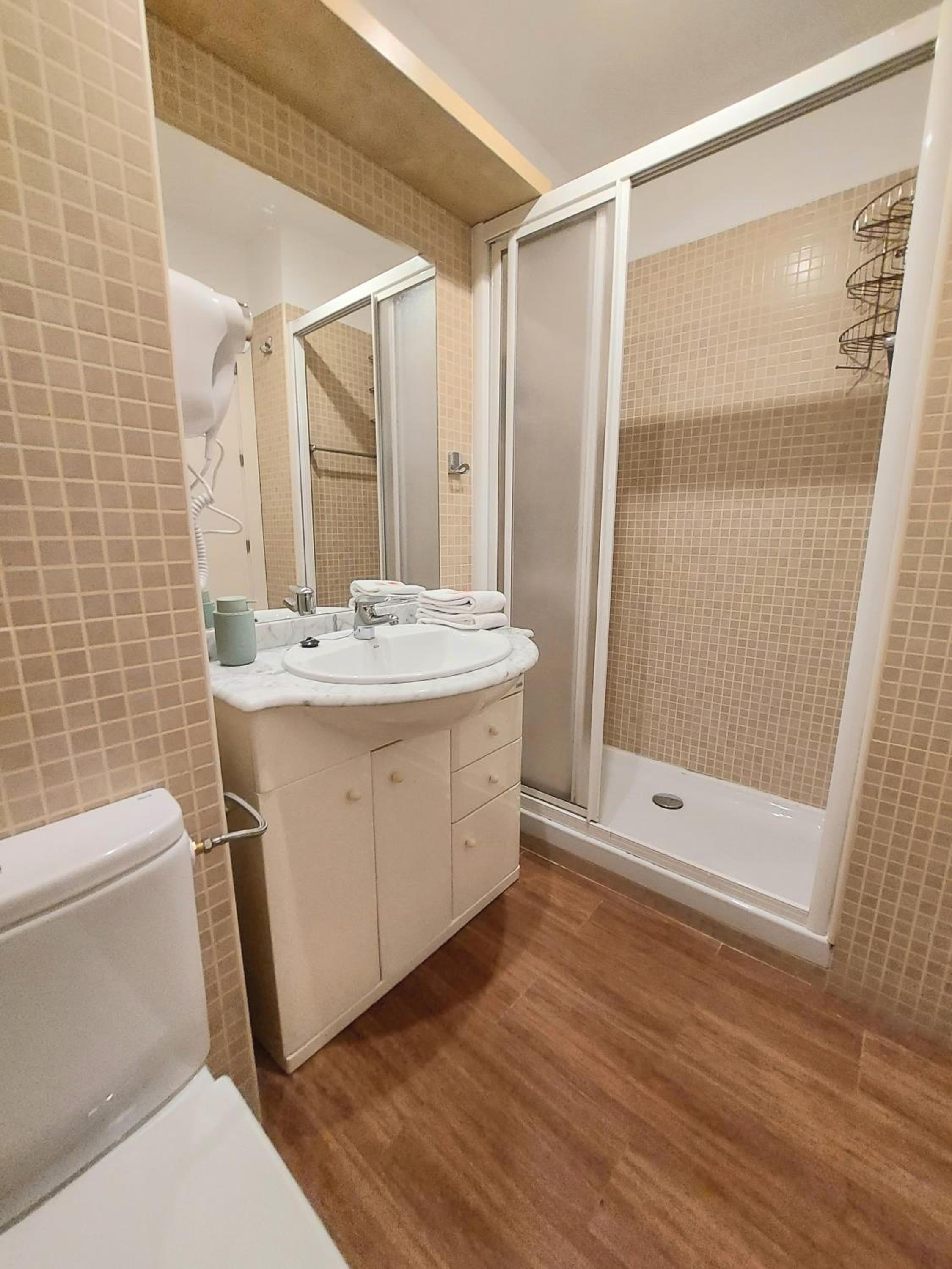 Apartment with Shower - Annex photo 2