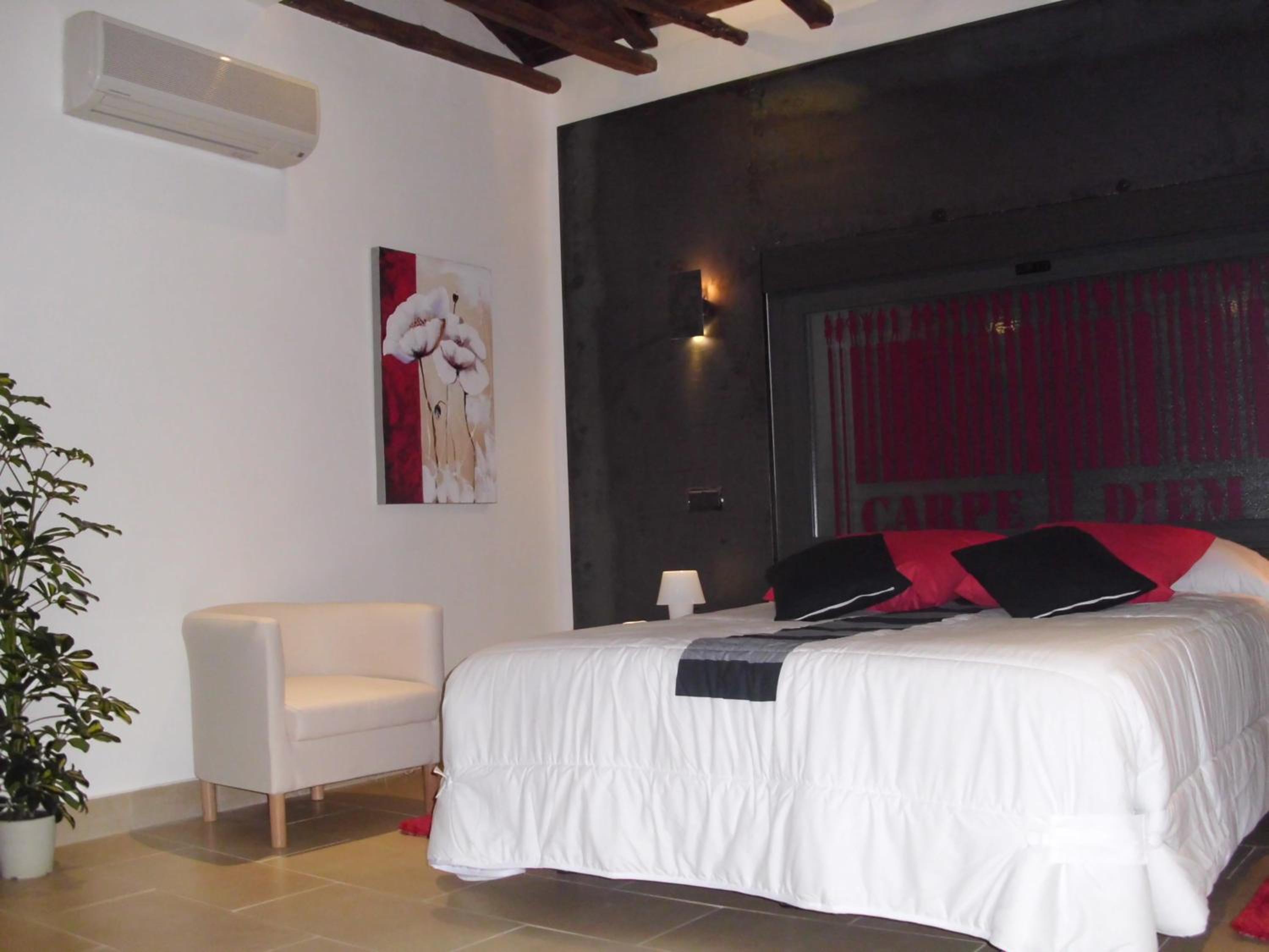 One-Bedroom House photo 3