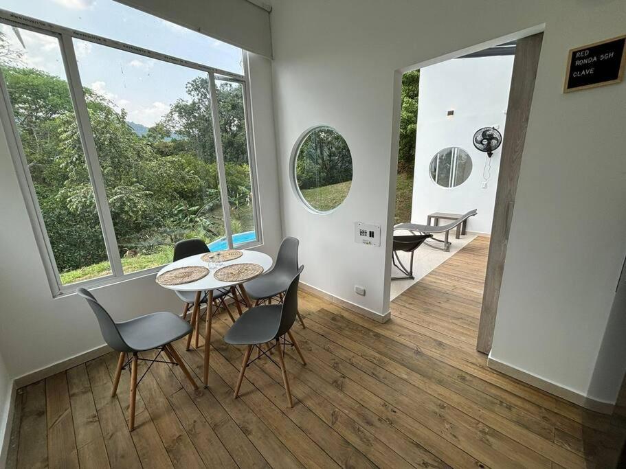 One-Bedroom House photo 2
