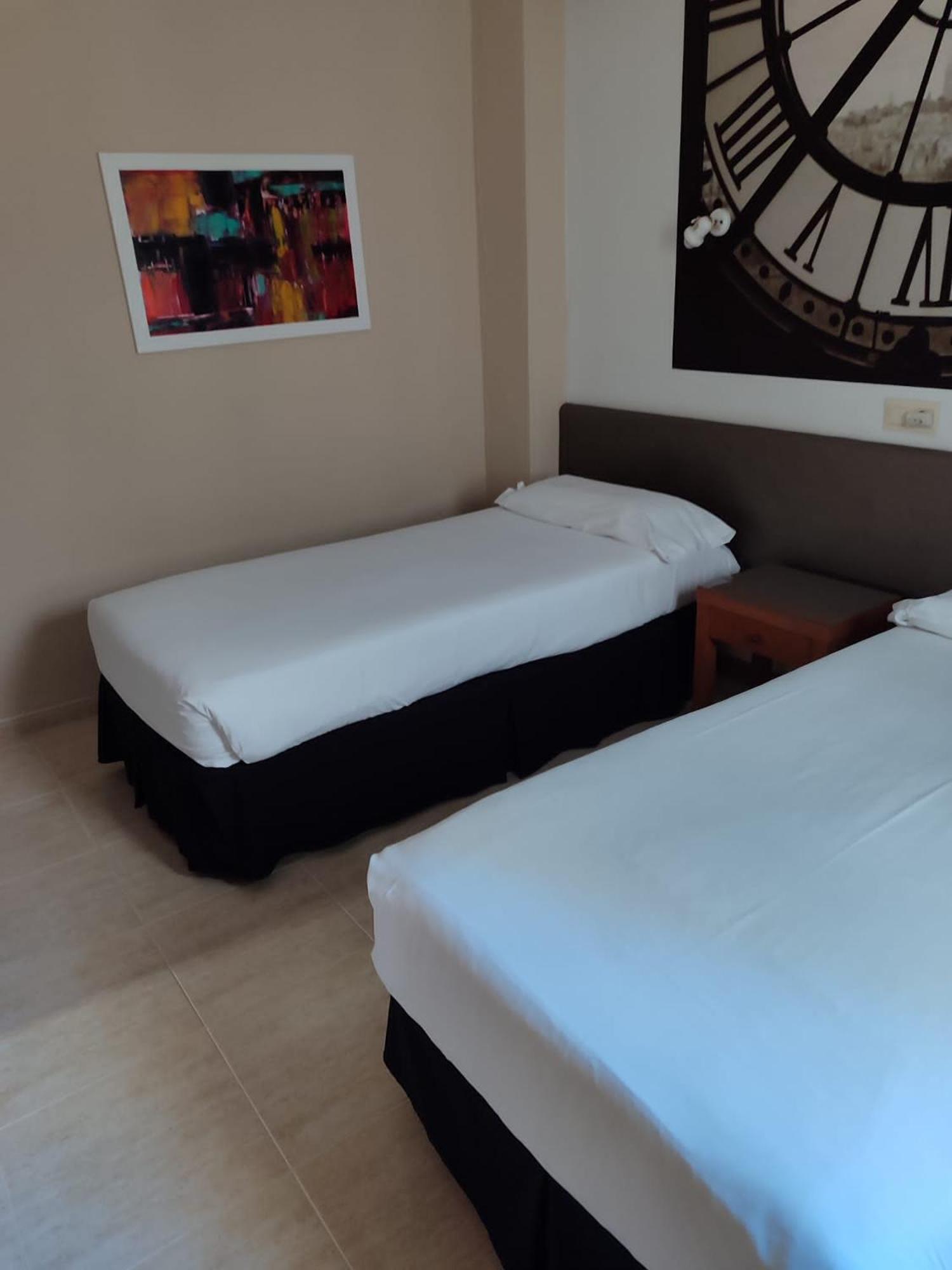 Twin Room - Photo 6