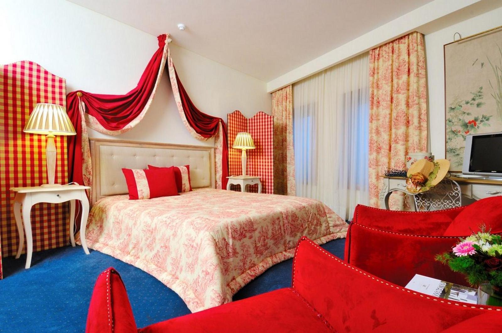 Deluxe Room - Photo 7