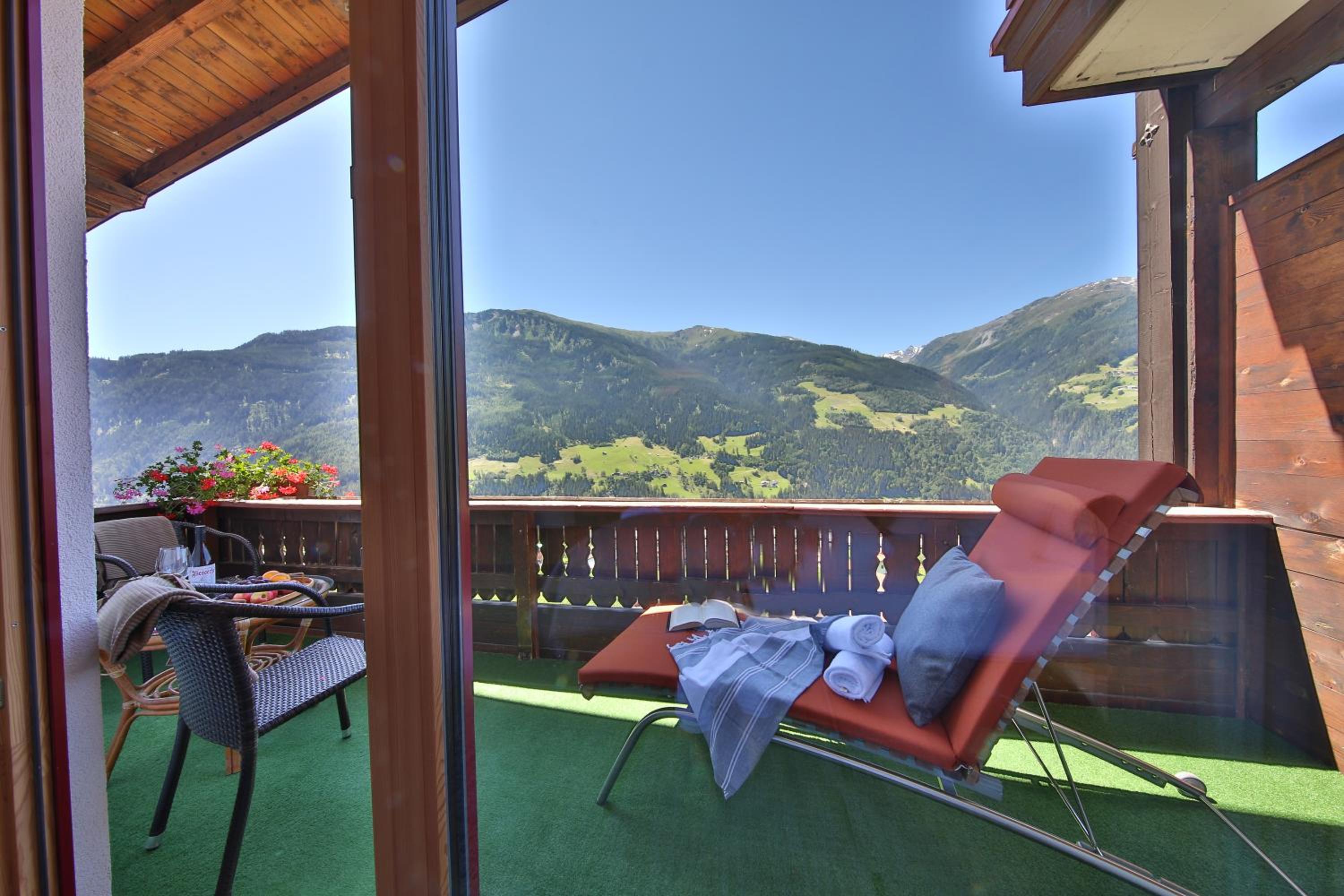 Suite with Steam Bath and Mountain View - Photo 6