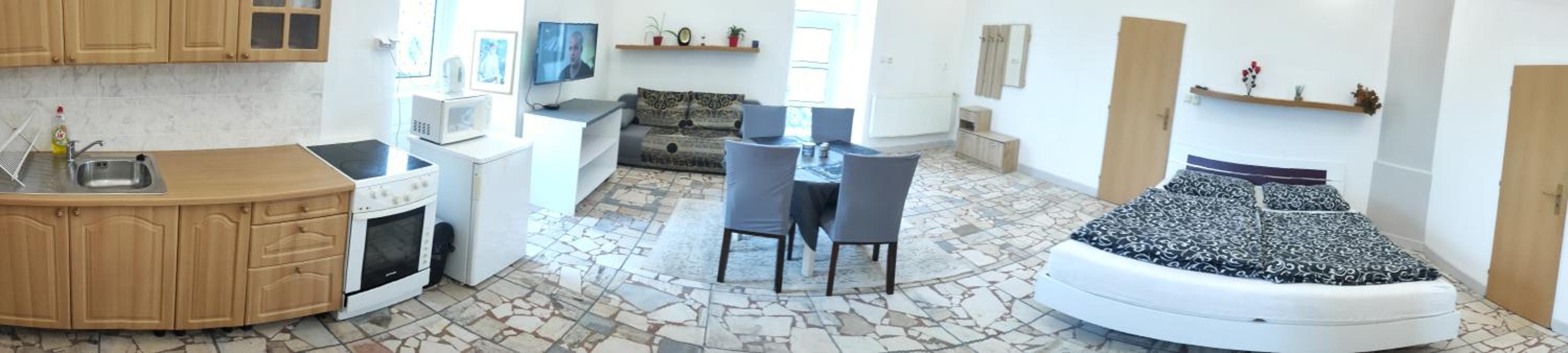 One-Bedroom Apartment photo 1