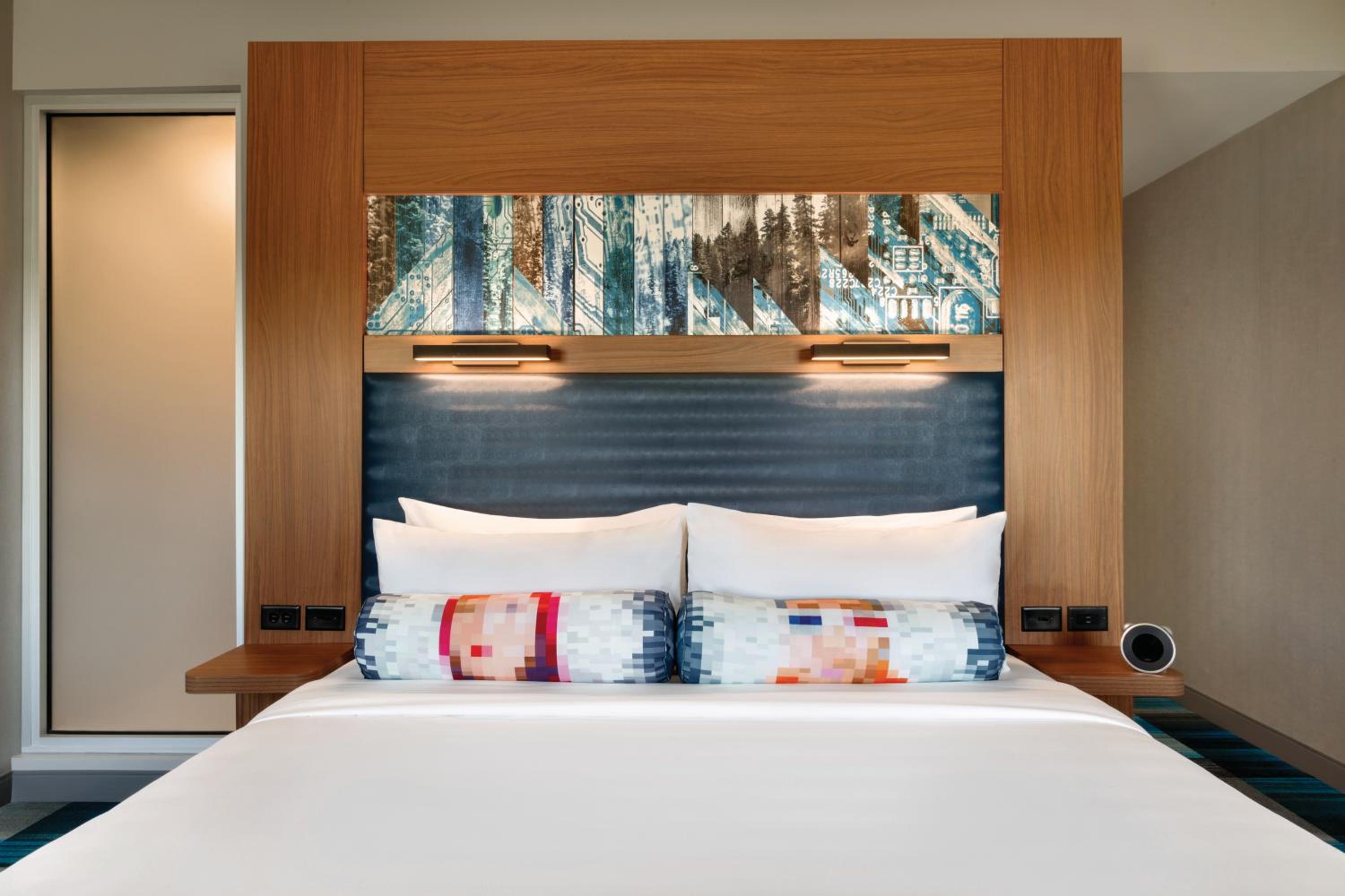 Guest room, King