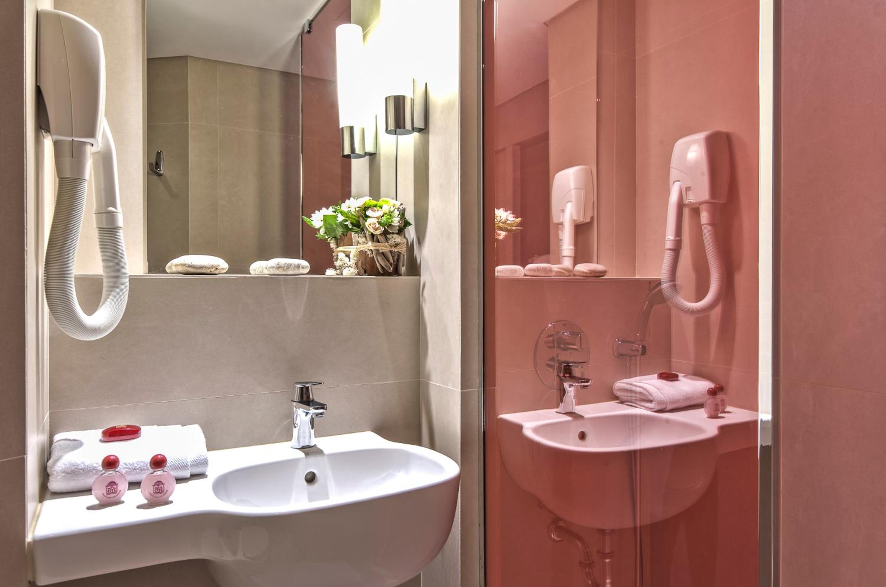 Standard Double or Twin Room photo 2
