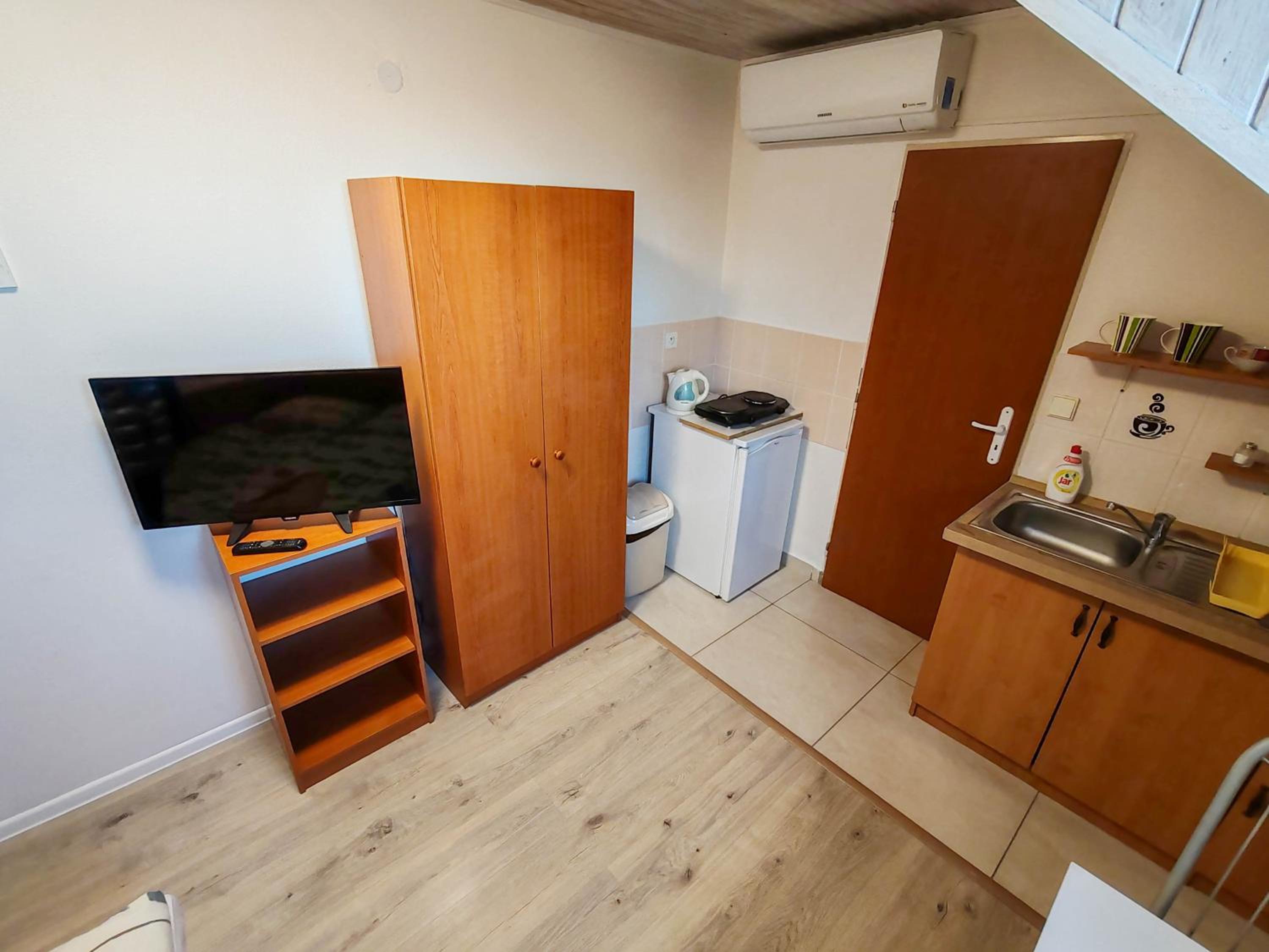 Economy Double Room - Photo 6