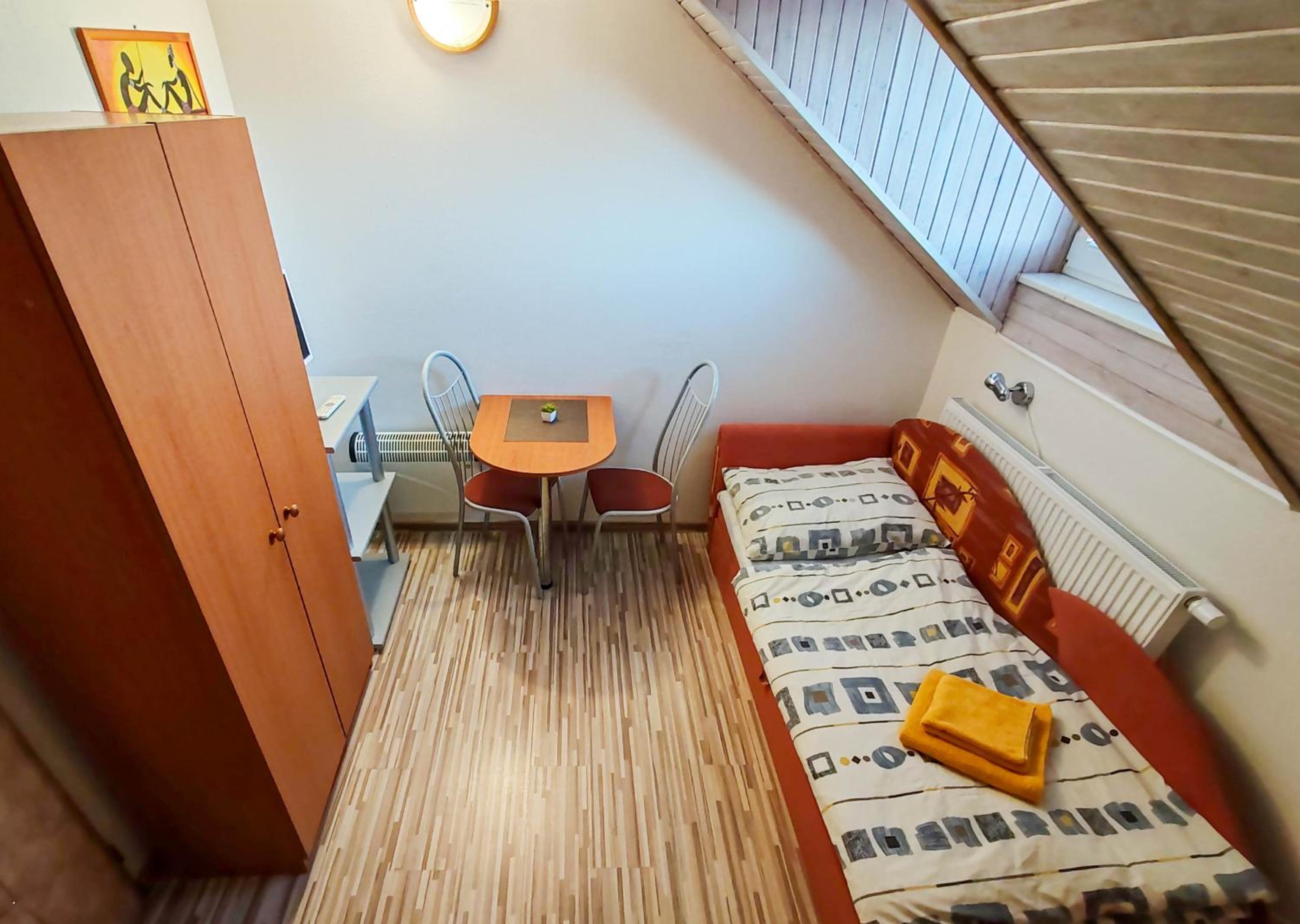 Single Room with Bathroom photo 3