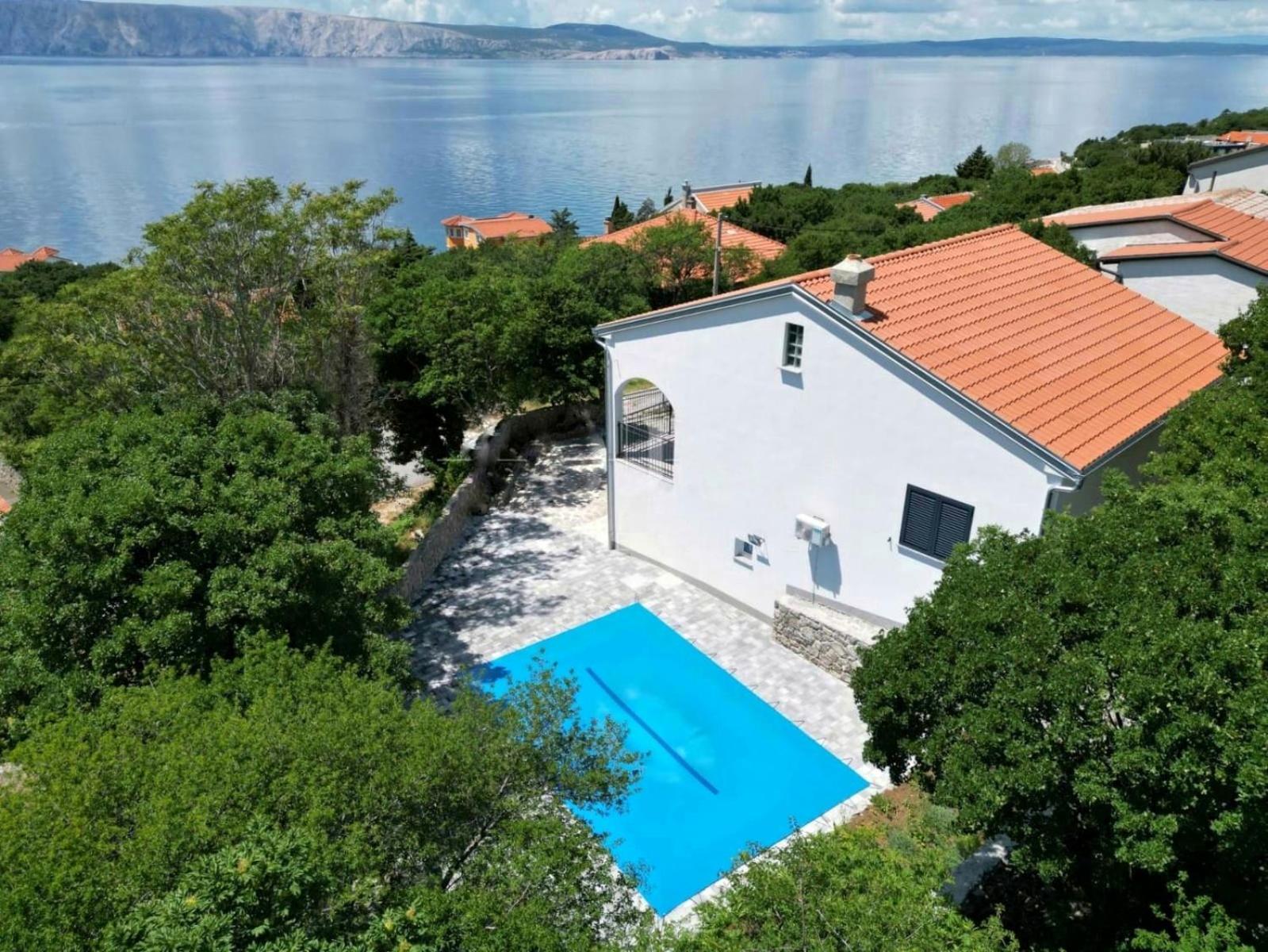 Three-Bedroom Villa photo 2