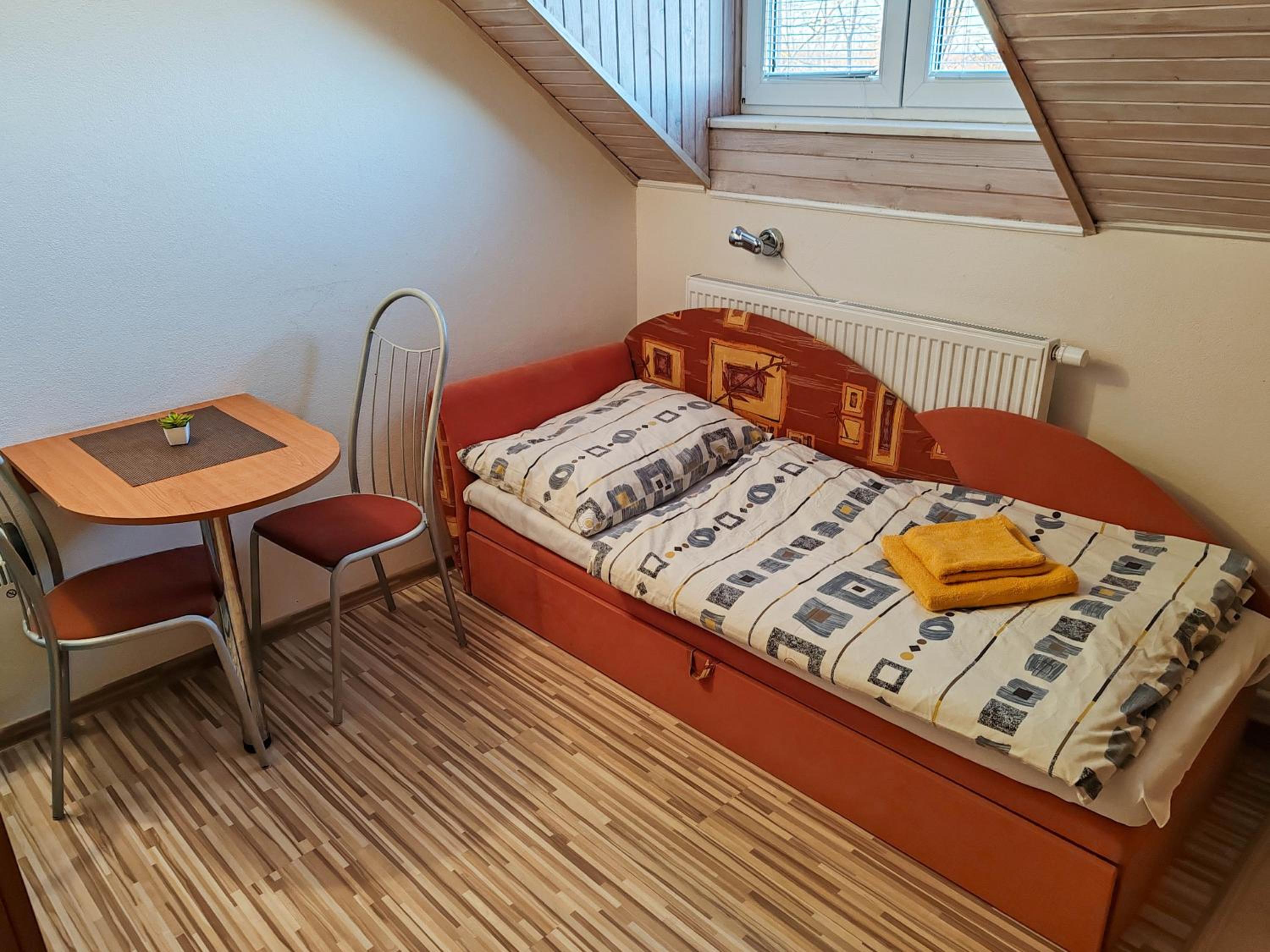Single Room with Bathroom photo 1