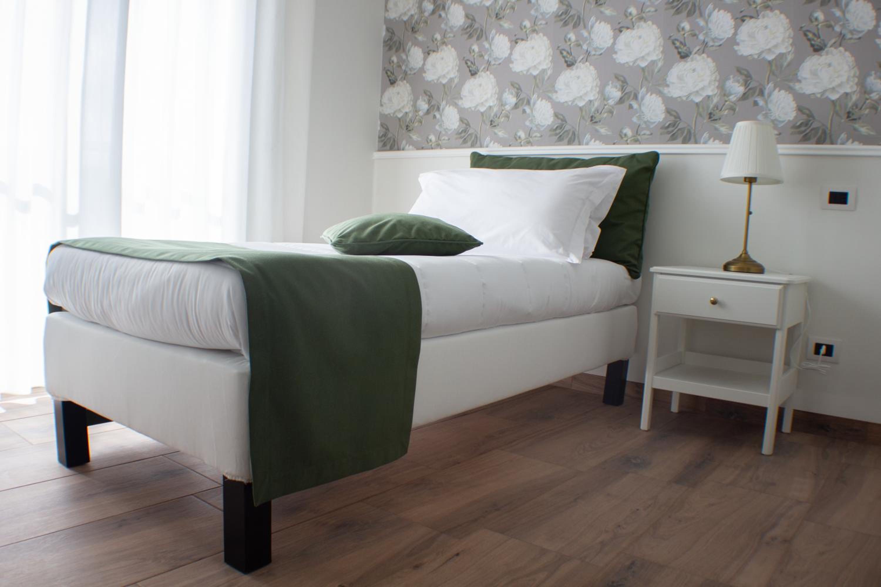 Single Room with Balcony photo 3