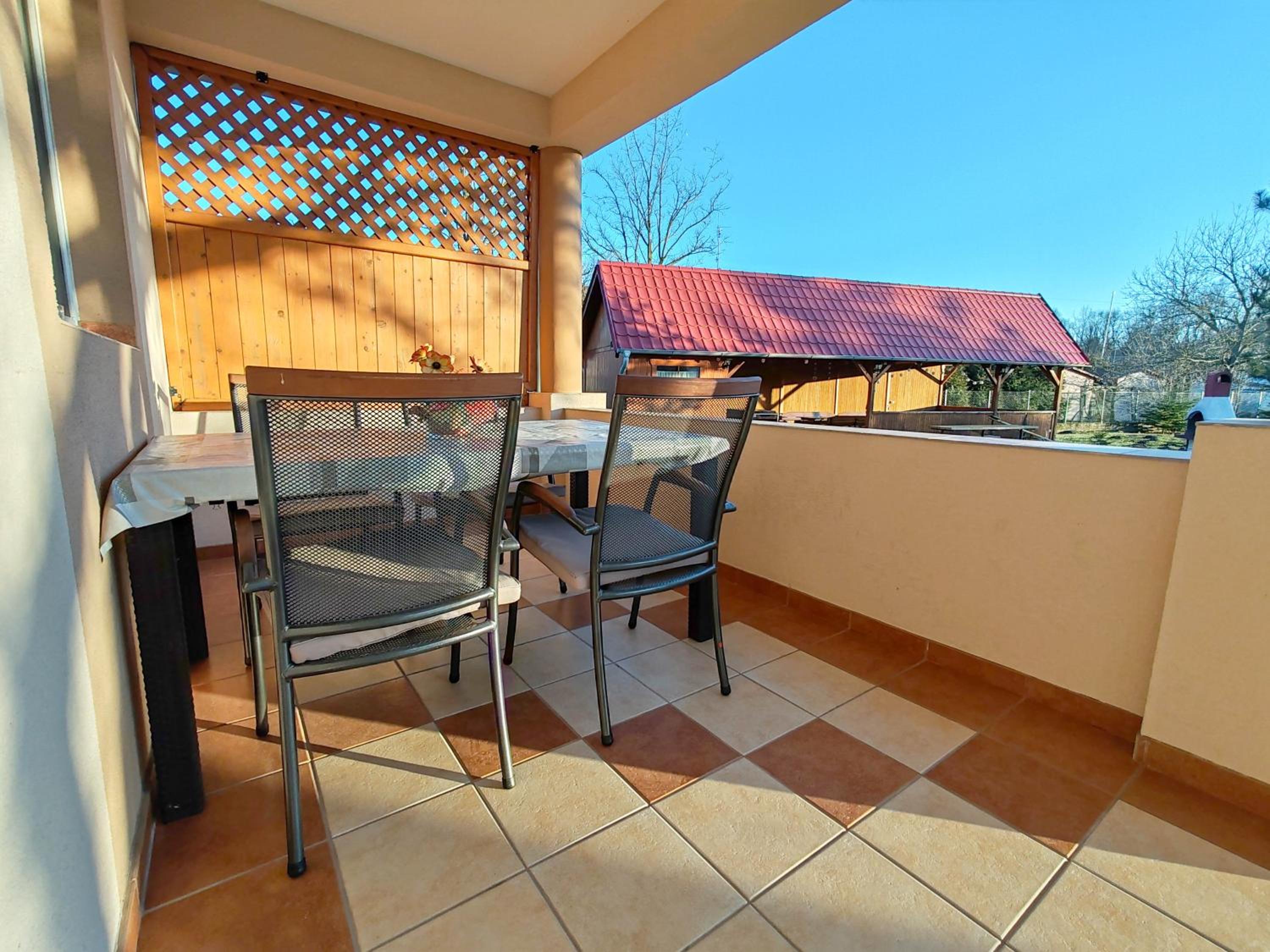Studio with Terrace - Photo 4