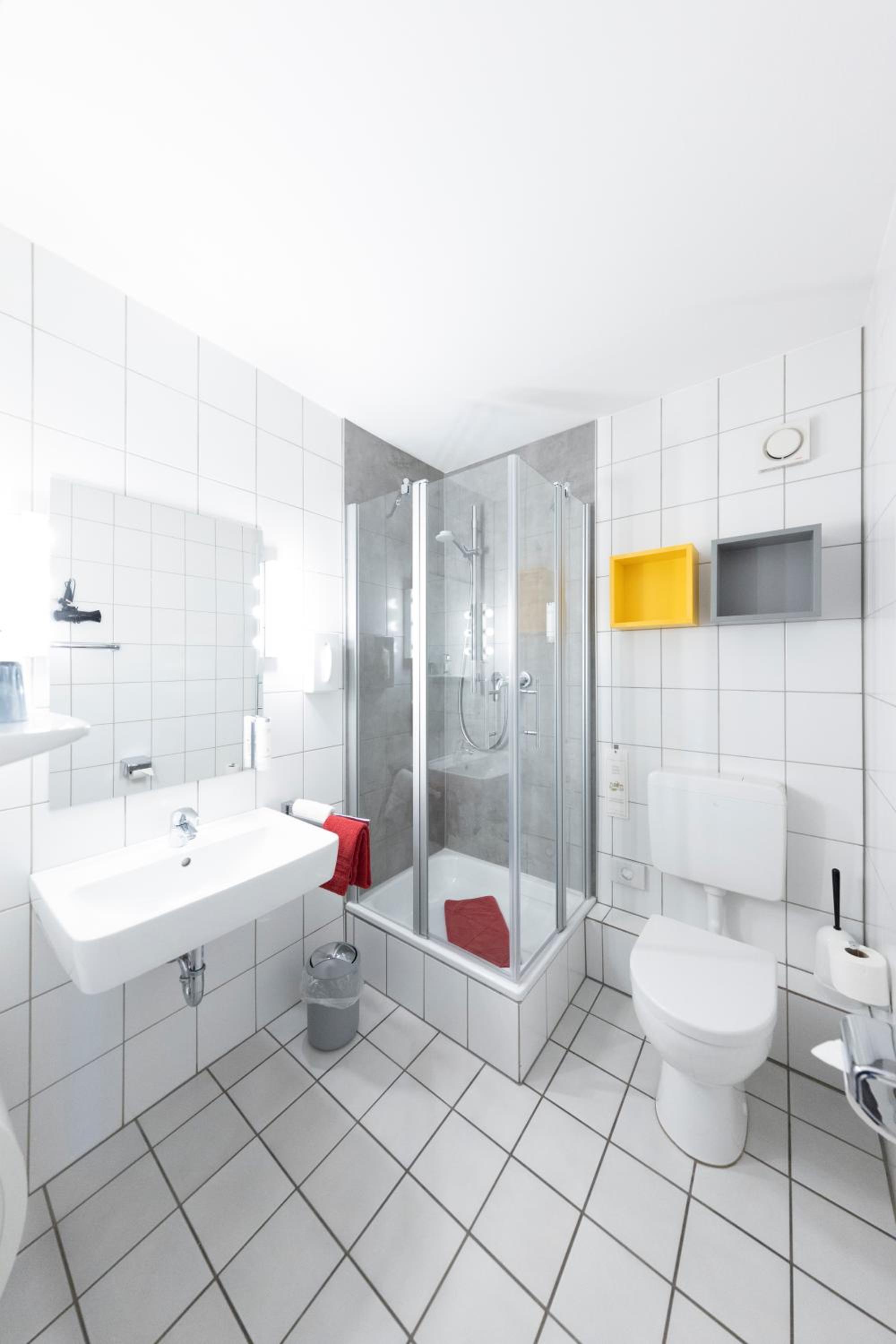 Standard Double or Twin Room - Photo 6