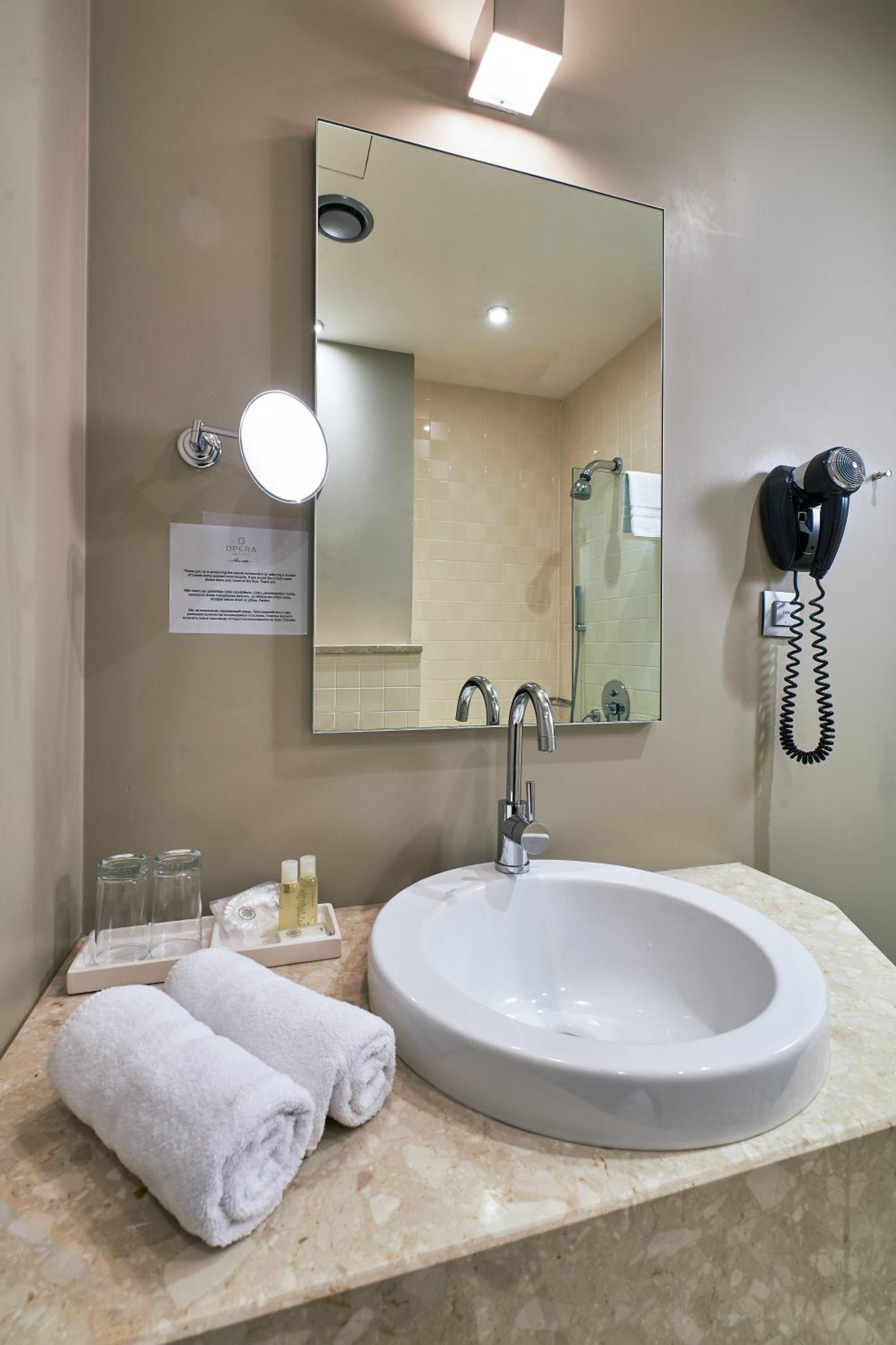 Standard Double Room - Photo 4