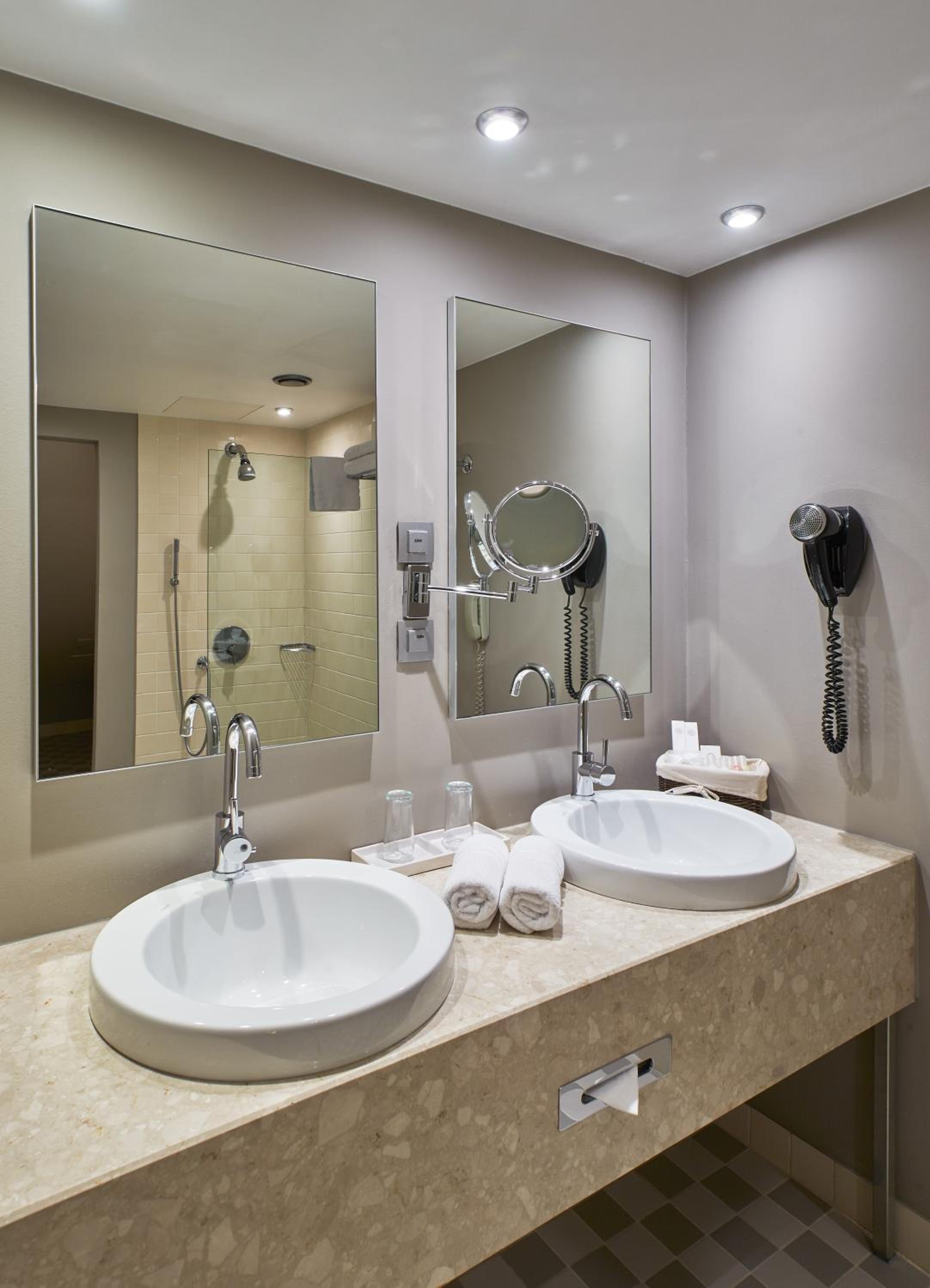 Standard Double Room - Photo 6