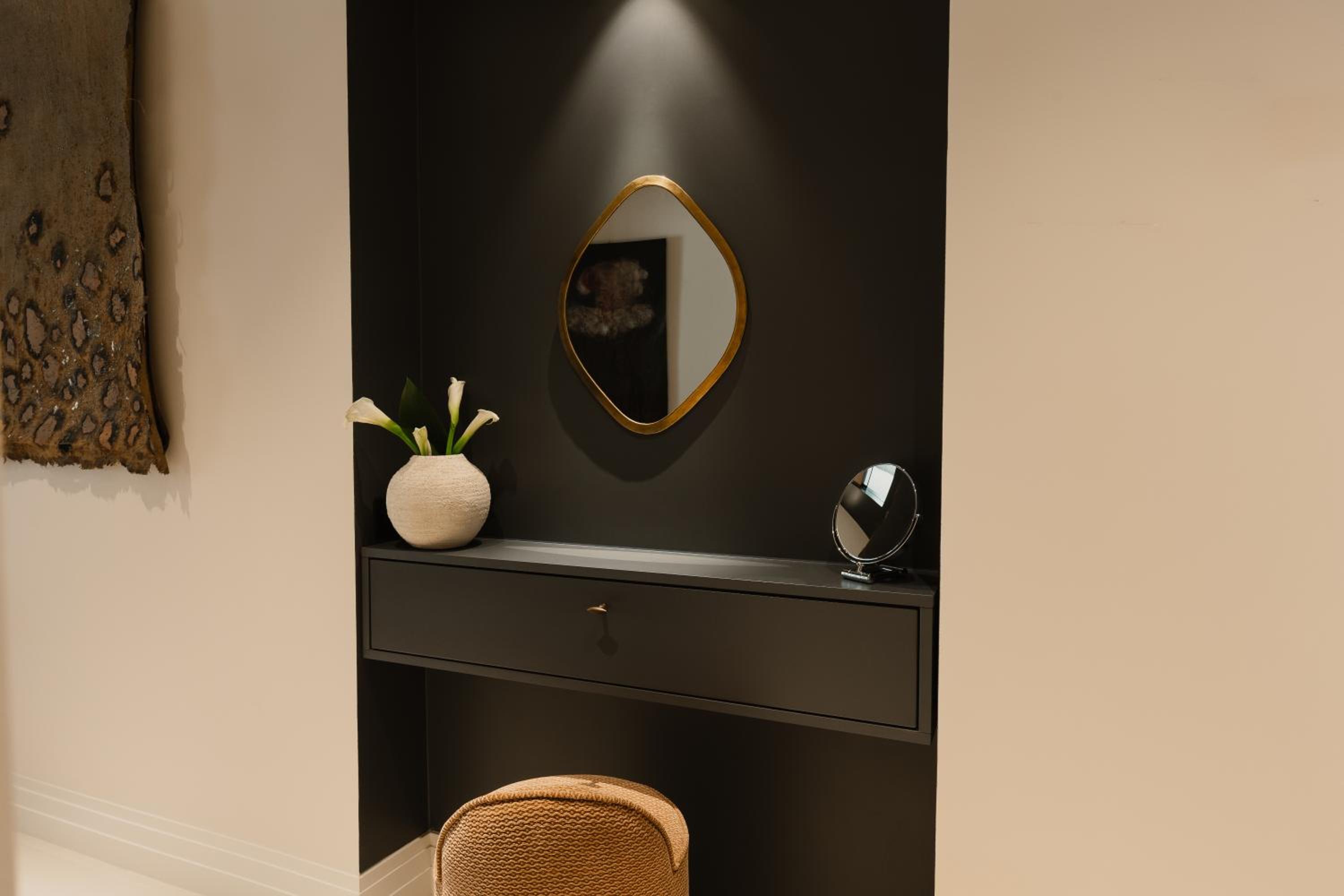 Two-Bedroom Suite - Separate Building (Piazza di Spagna, 31) photo 3