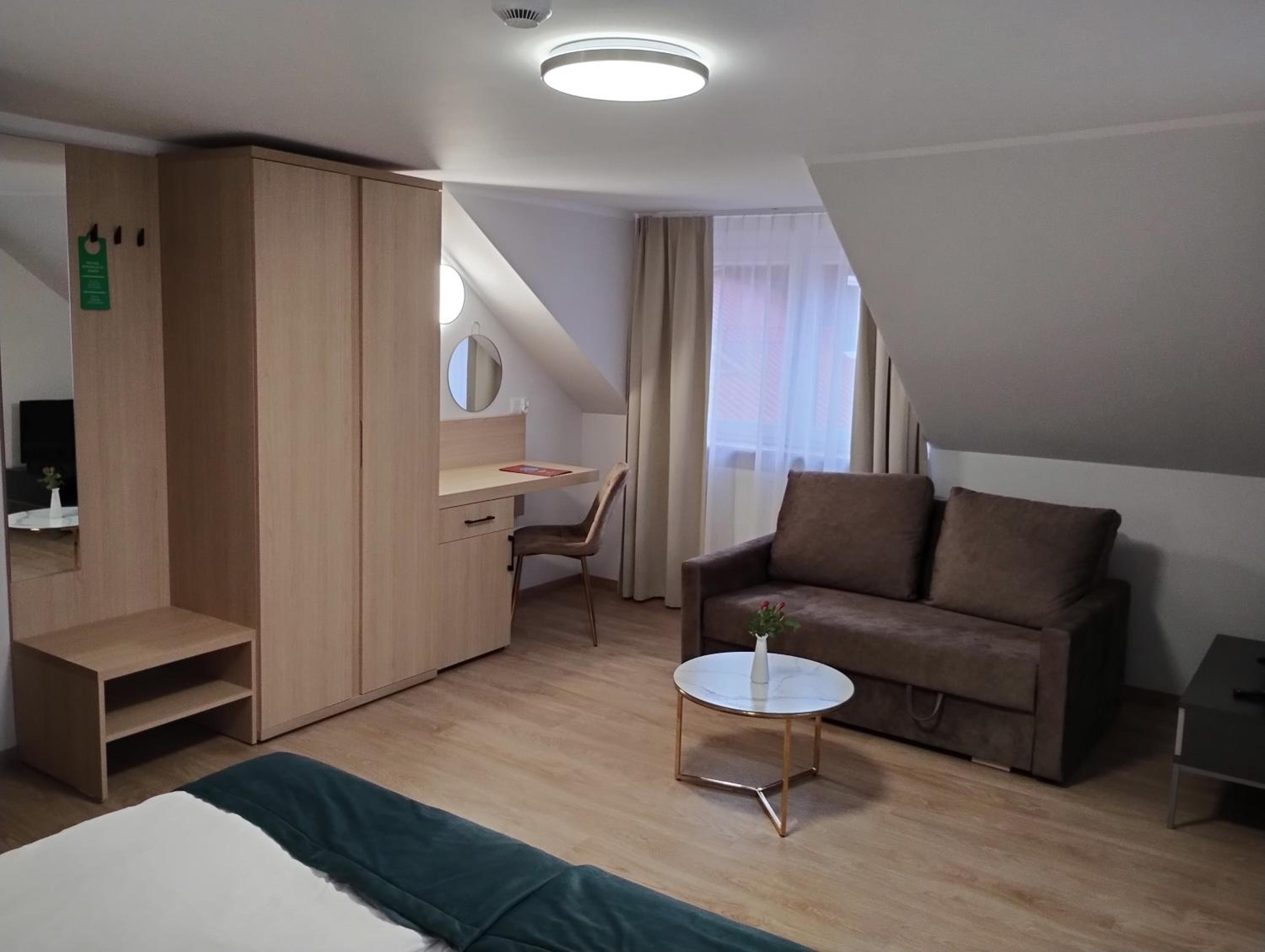 Double Room - Photo 5